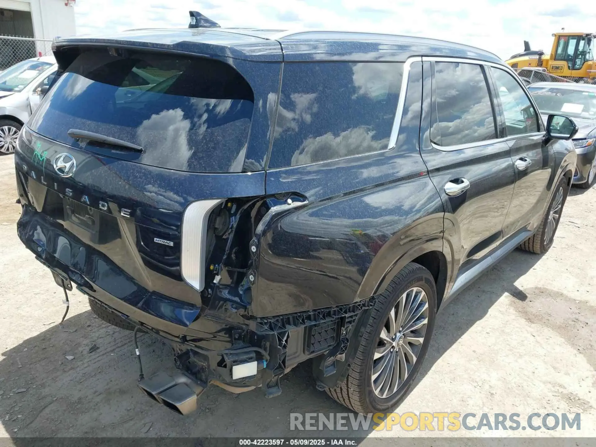 4 Photograph of a damaged car KM8R7DGE4RU710628 HYUNDAI PALISADE 2024