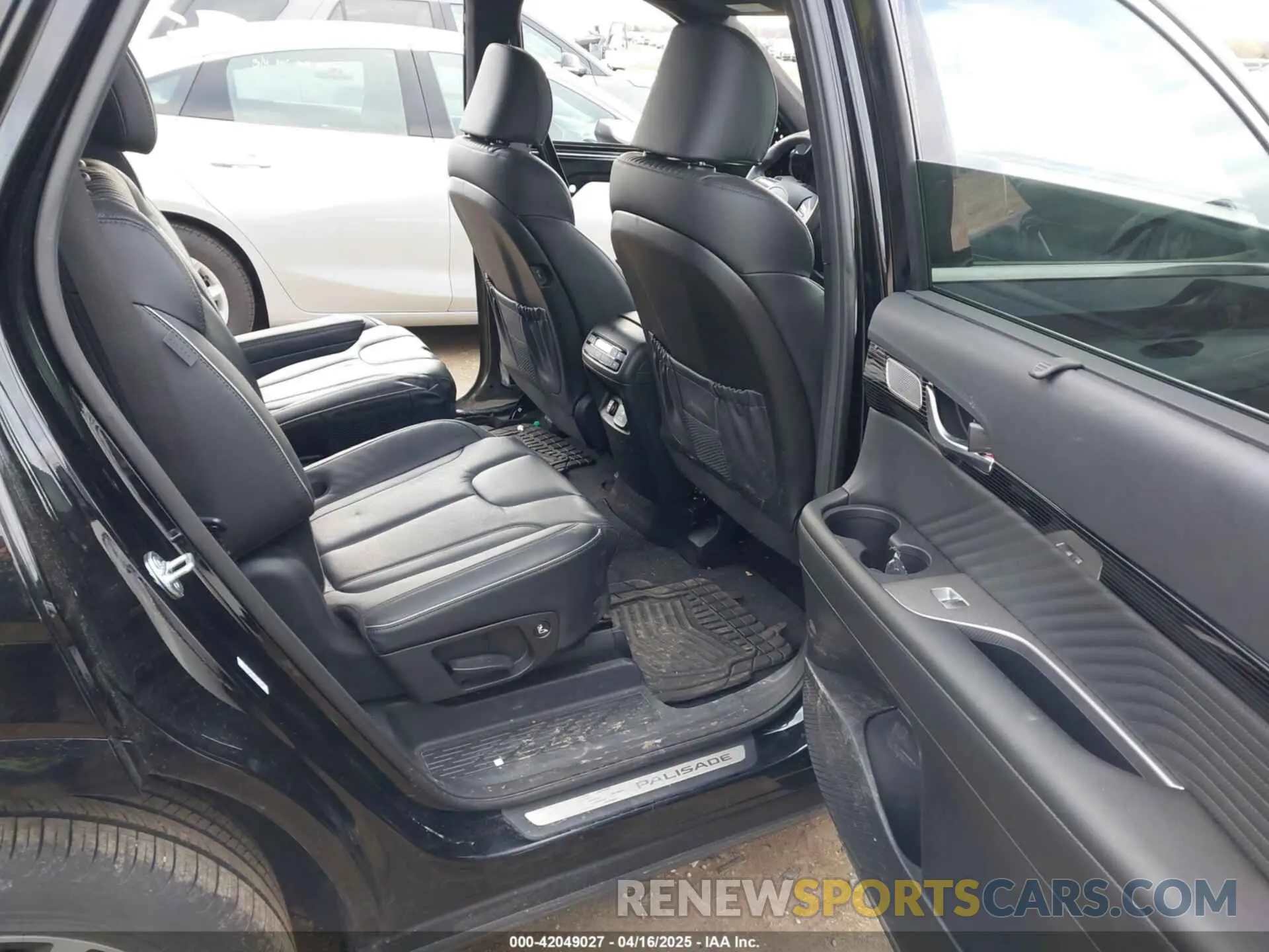 8 Photograph of a damaged car KM8R7DGE5RU679888 HYUNDAI PALISADE 2024
