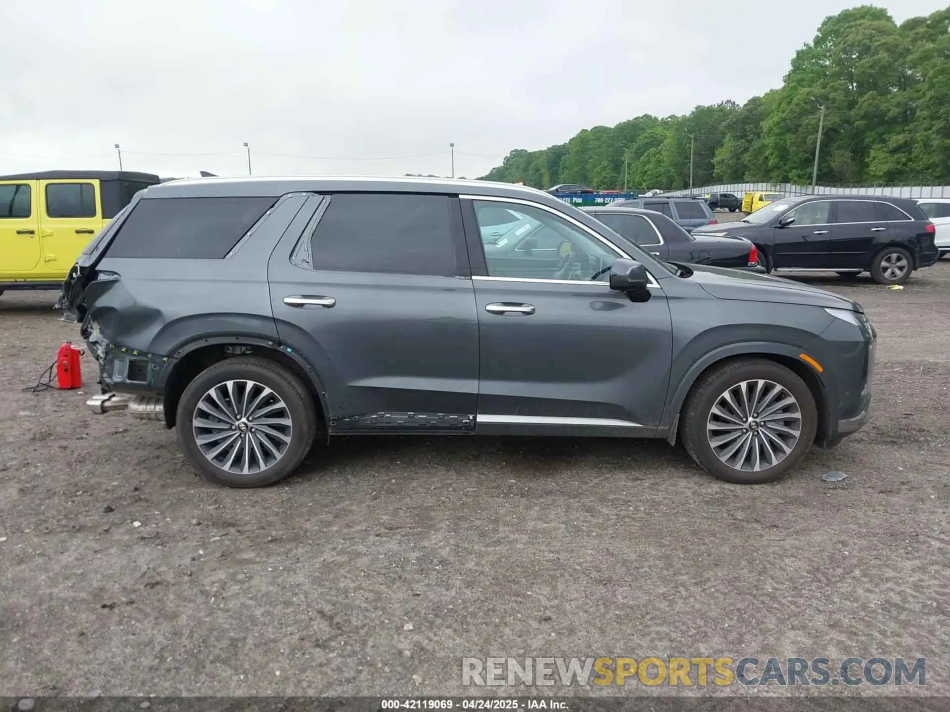 14 Photograph of a damaged car KM8R7DGE5RU806672 HYUNDAI PALISADE 2024