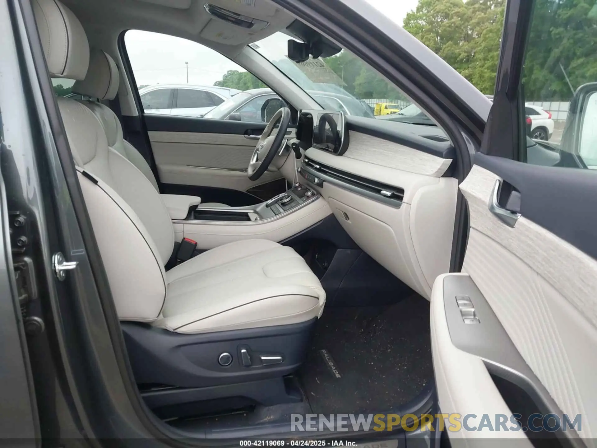 5 Photograph of a damaged car KM8R7DGE5RU806672 HYUNDAI PALISADE 2024