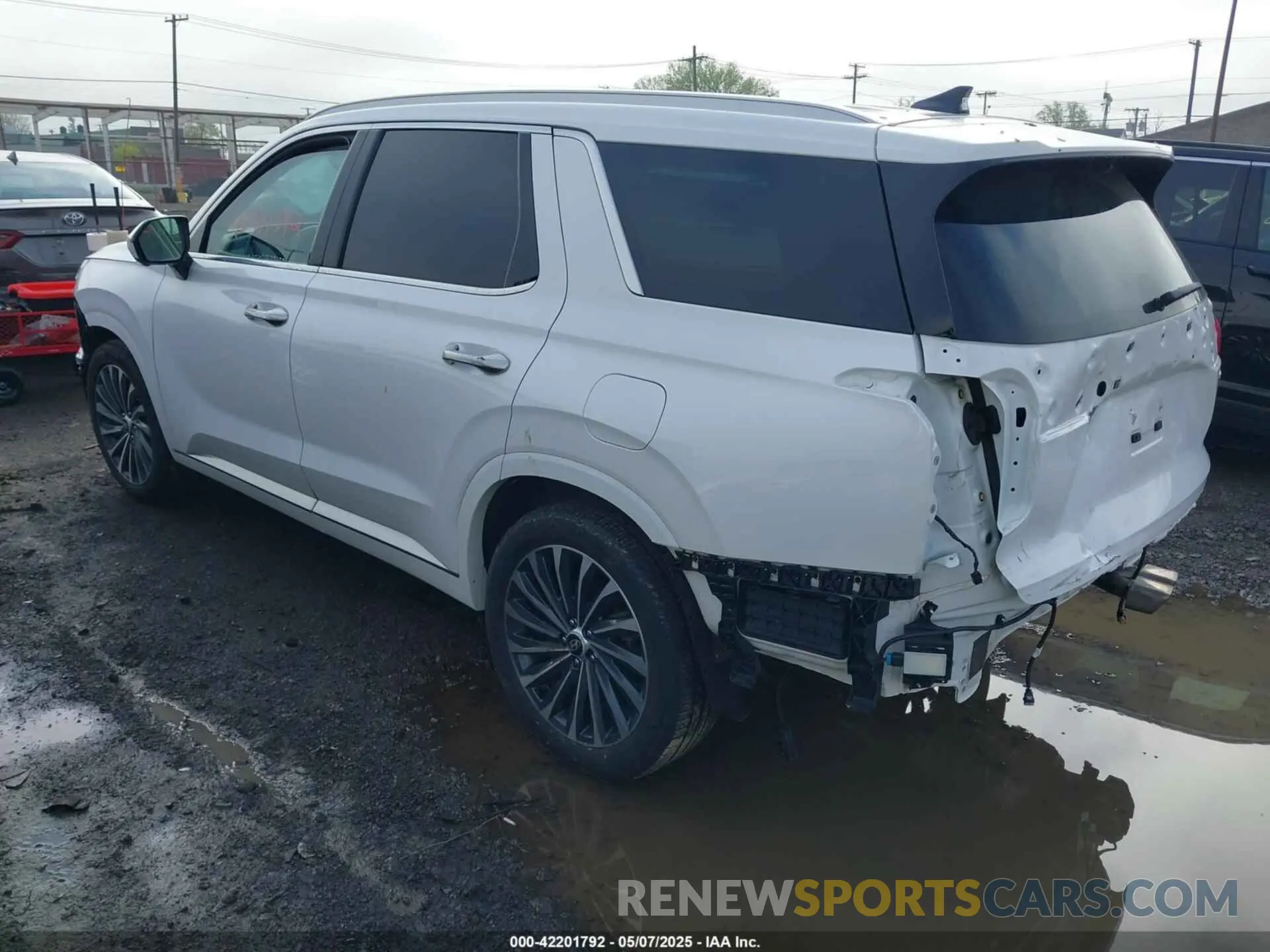 3 Photograph of a damaged car KM8R7DGE7RU711241 HYUNDAI PALISADE 2024