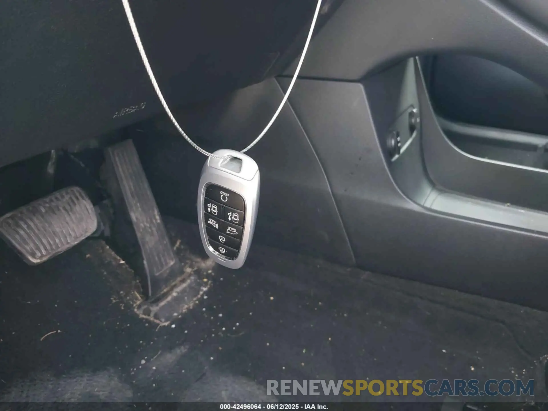 11 Photograph of a damaged car KM8R7DGE8RU709174 HYUNDAI PALISADE 2024