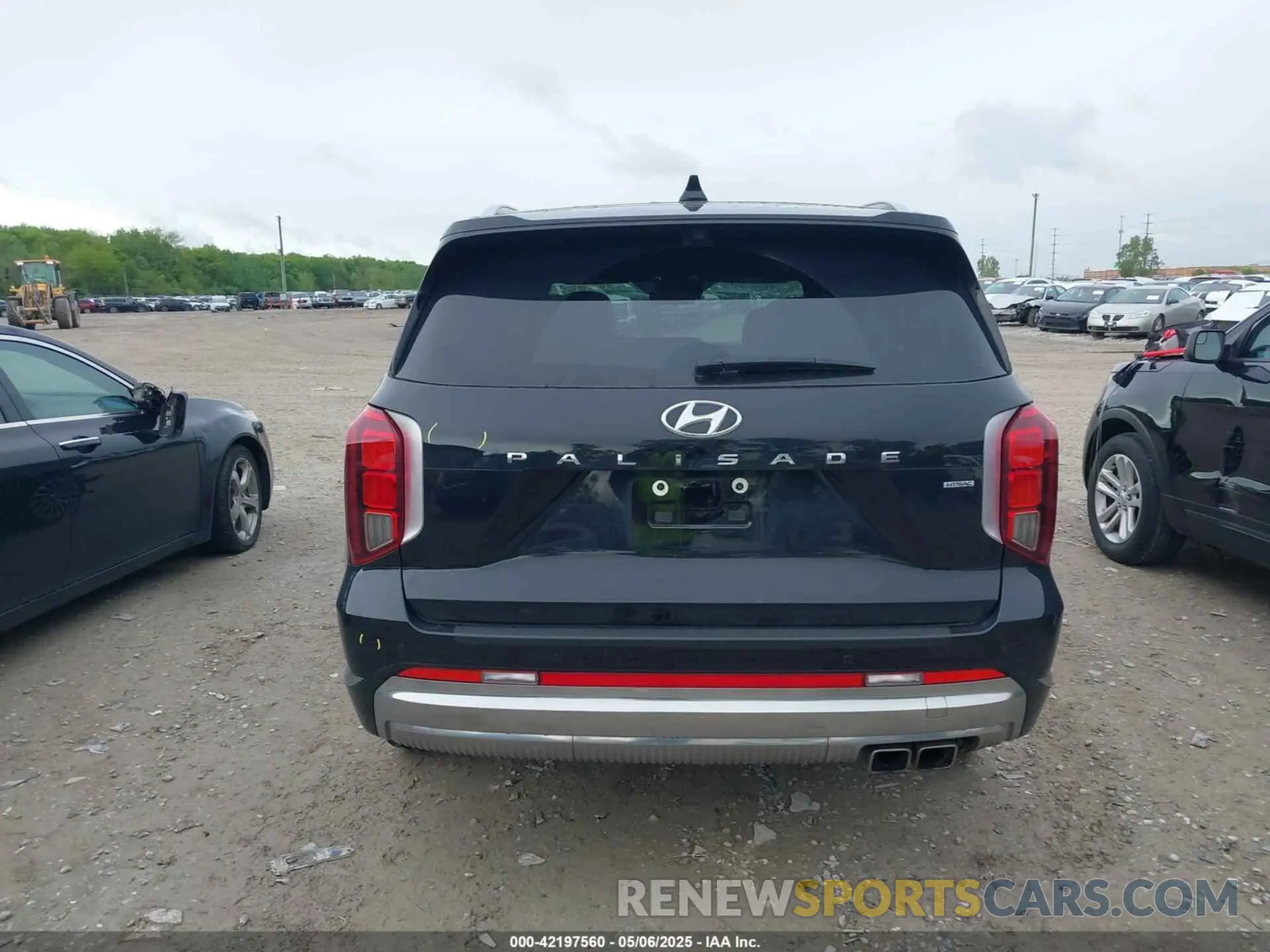 16 Photograph of a damaged car KM8R7DGE8RU745060 HYUNDAI PALISADE 2024