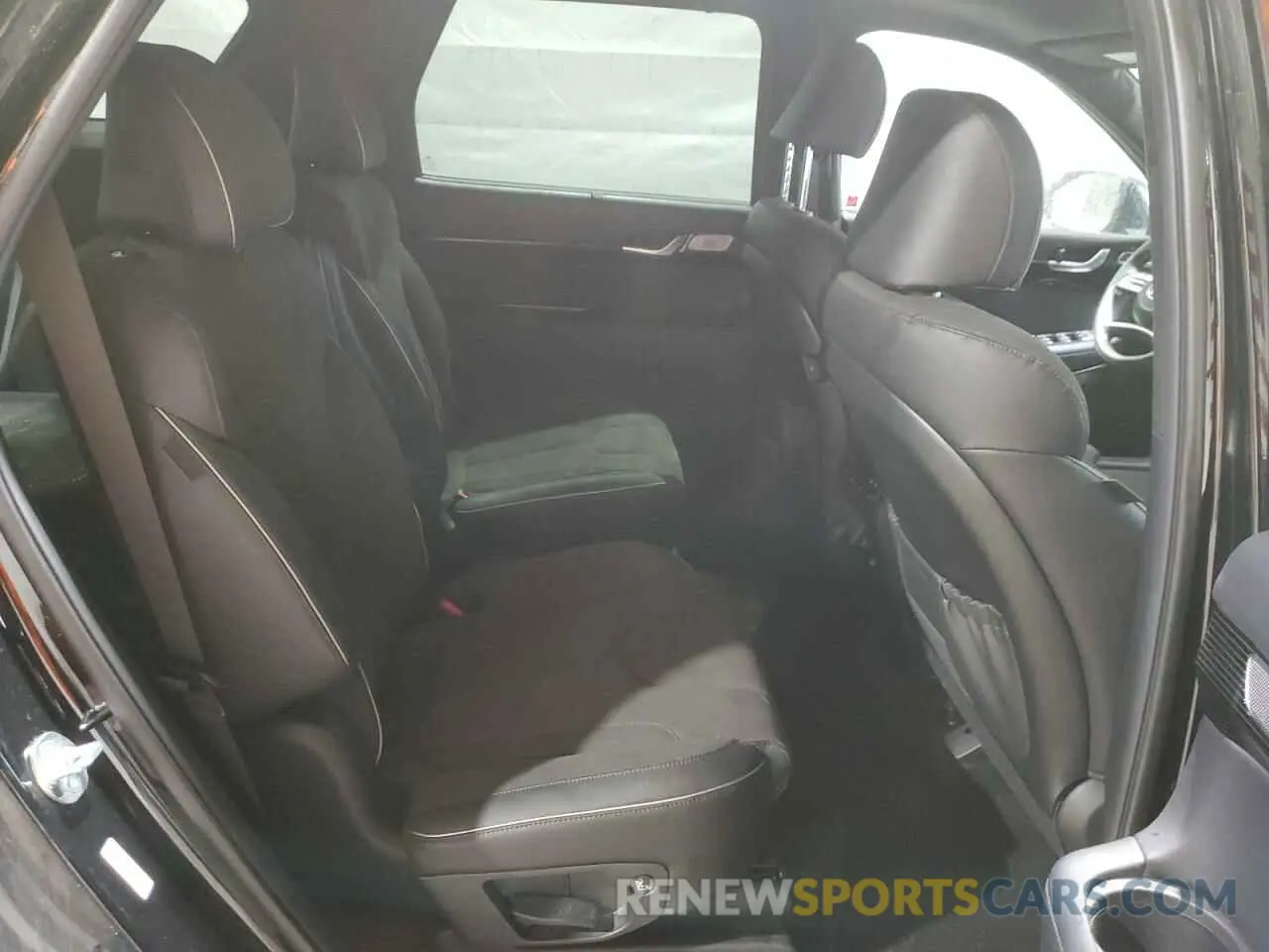 11 Photograph of a damaged car KM8R7DGE8RU762683 HYUNDAI PALISADE 2024