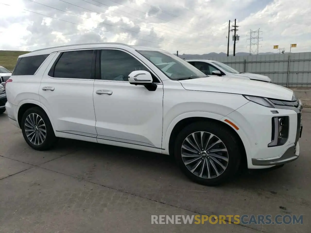 4 Photograph of a damaged car KM8R7DGE9RU753684 HYUNDAI PALISADE 2024