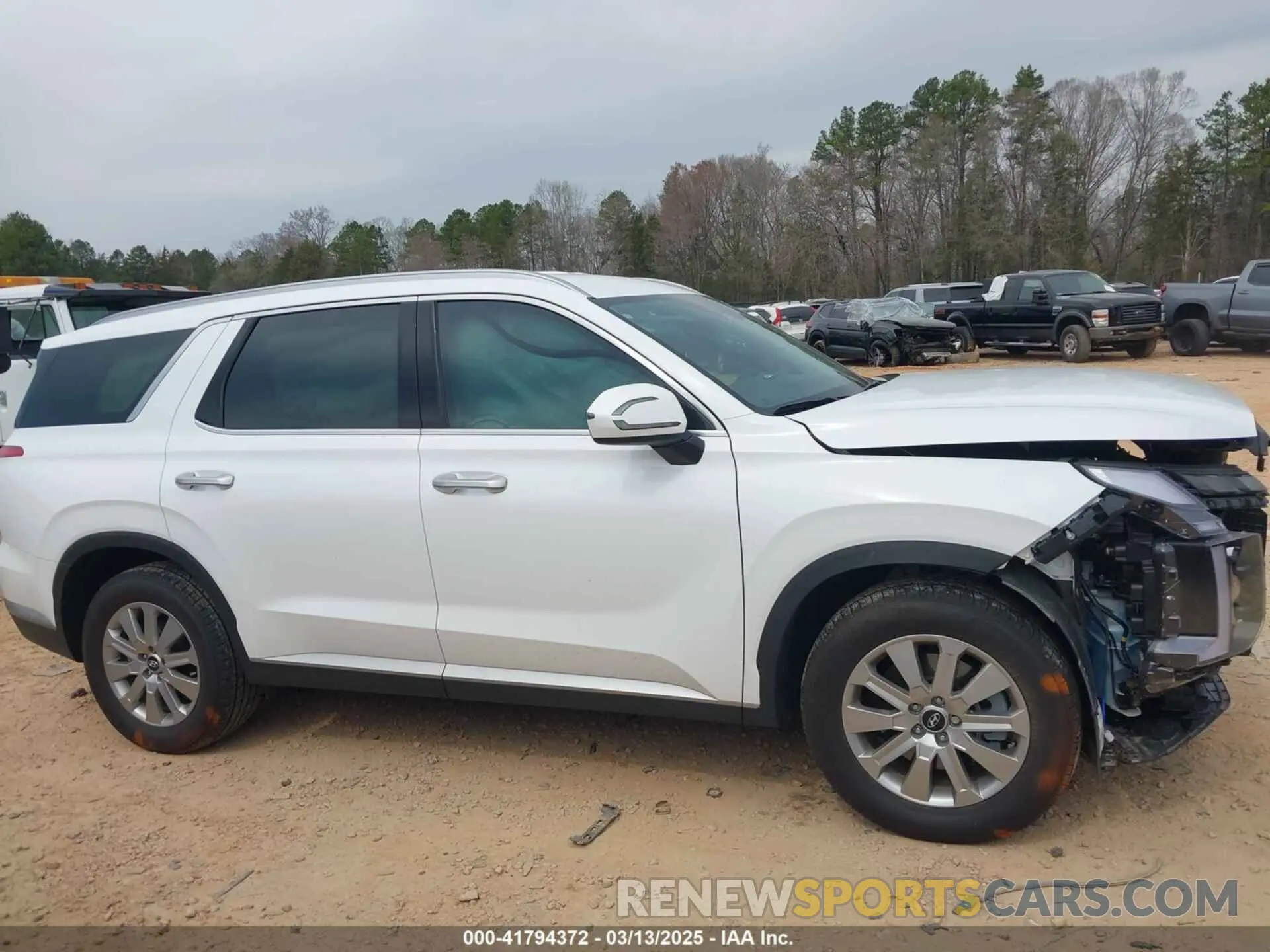 14 Photograph of a damaged car KM8R24GE1SU830438 HYUNDAI PALISADE 2025