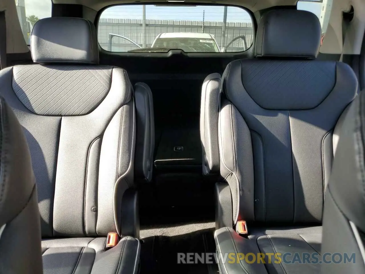 10 Photograph of a damaged car KM8R24GE8SU868071 HYUNDAI PALISADE 2025