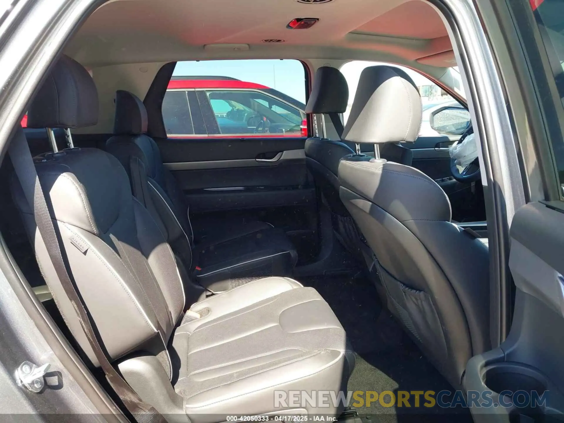 8 Photograph of a damaged car KM8R34GE3SU898043 HYUNDAI PALISADE 2025