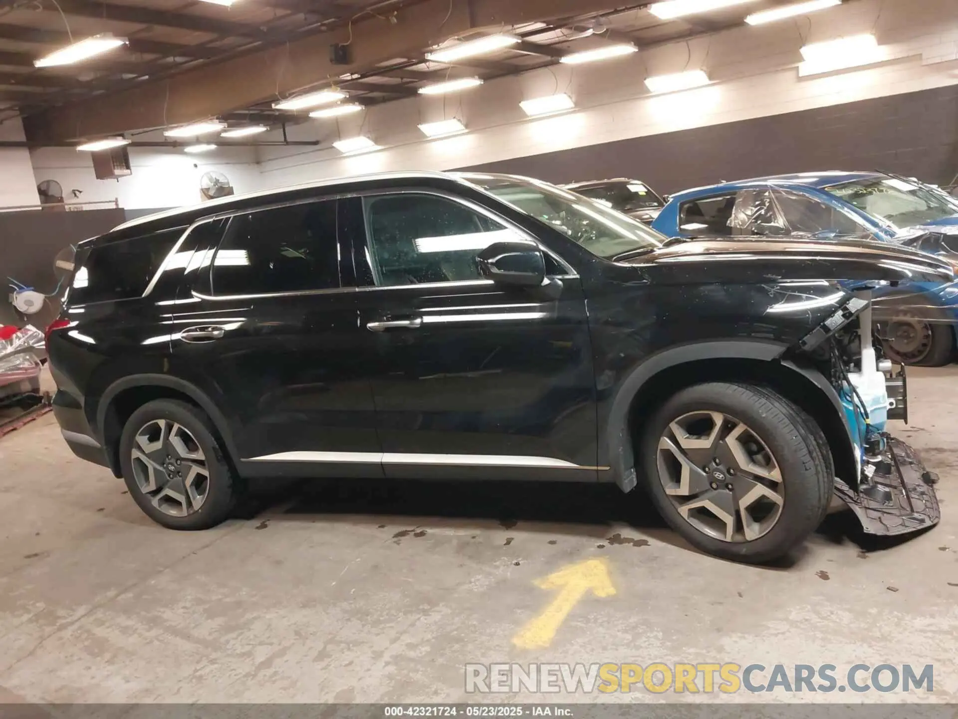 13 Photograph of a damaged car KM8R4DGE7SU836643 HYUNDAI PALISADE 2025