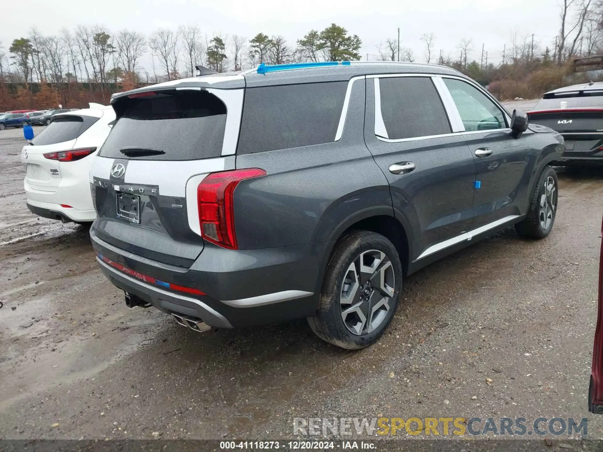 4 Photograph of a damaged car KM8R4DGE7SU837324 HYUNDAI PALISADE 2025