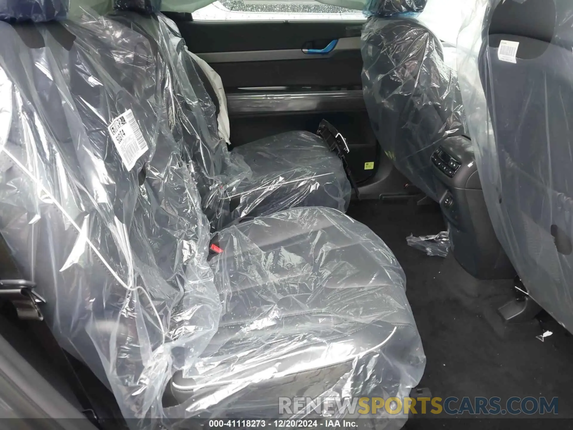 8 Photograph of a damaged car KM8R4DGE7SU837324 HYUNDAI PALISADE 2025
