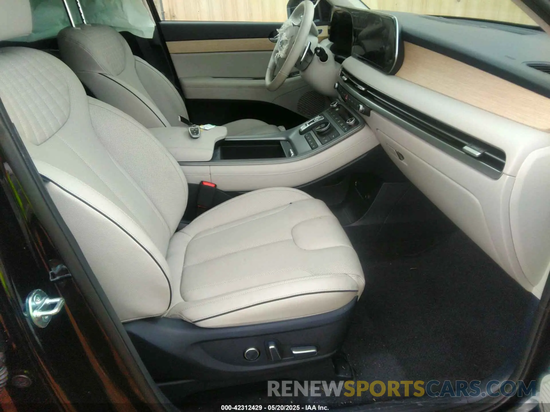 5 Photograph of a damaged car KM8R54GE0SU894879 HYUNDAI PALISADE 2025