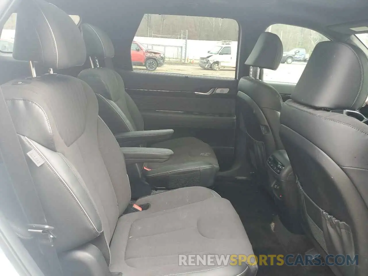 11 Photograph of a damaged car KM8R7DGE5SU830315 HYUNDAI PALISADE 2025