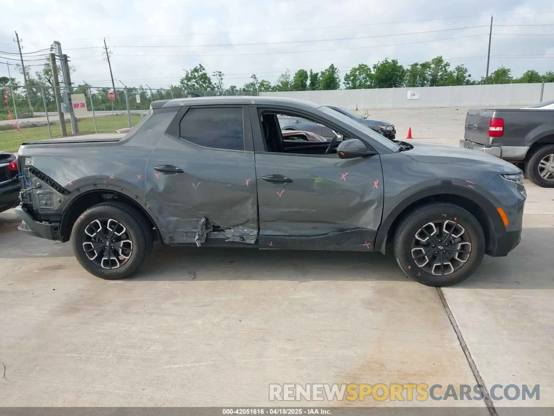 13 Photograph of a damaged car 5NTJBDAE4NH022823 HYUNDAI SANTA CRUZ 2022
