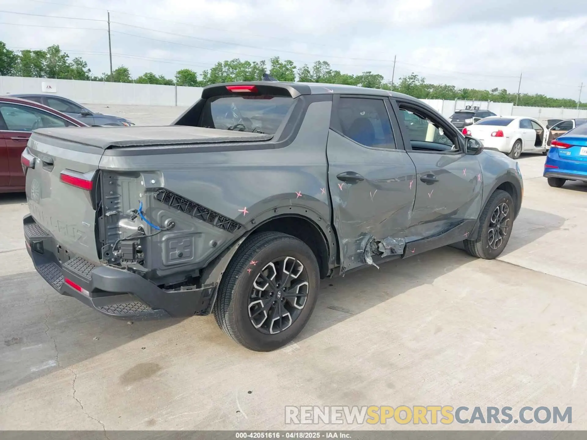 4 Photograph of a damaged car 5NTJBDAE4NH022823 HYUNDAI SANTA CRUZ 2022