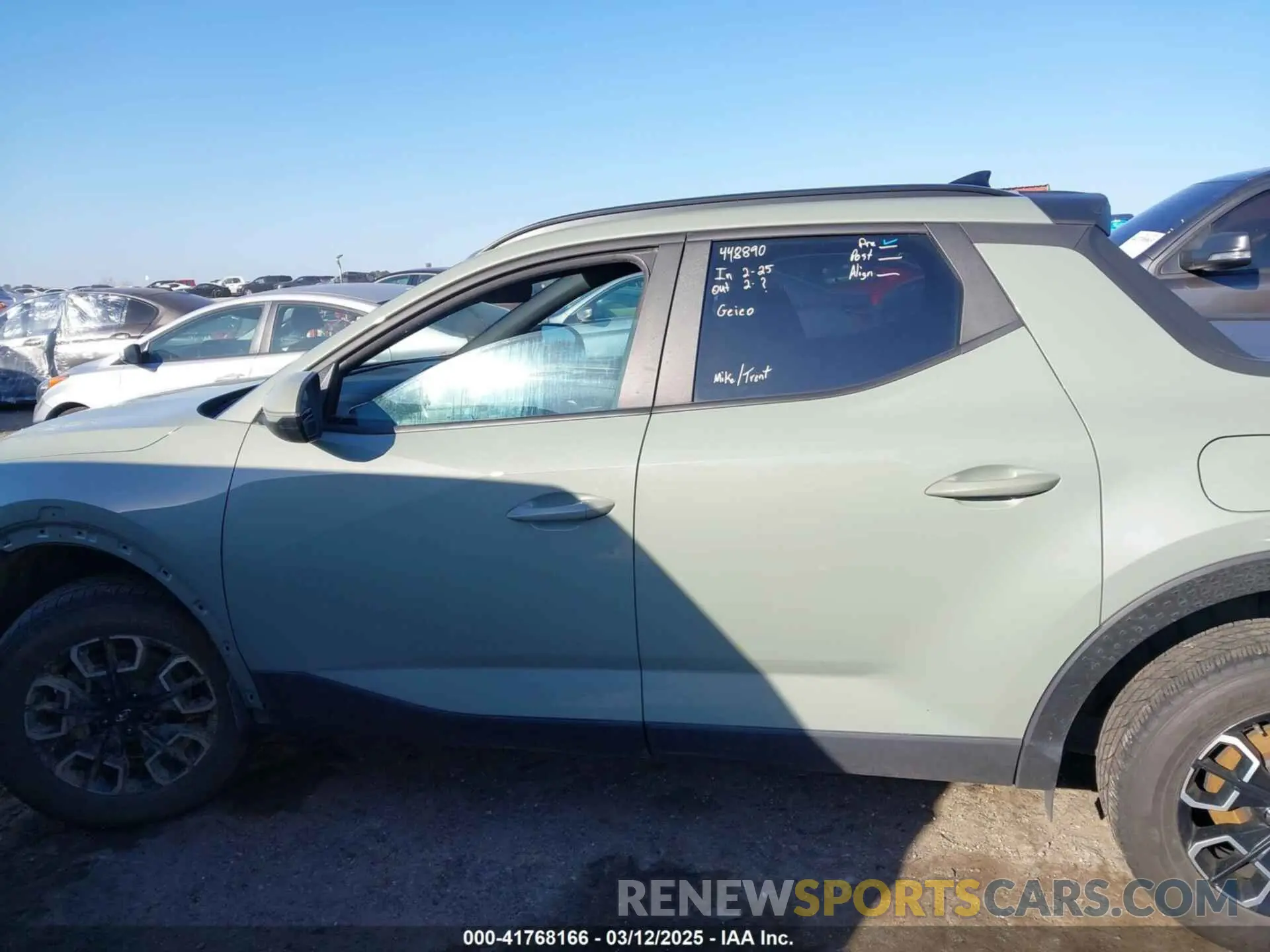 15 Photograph of a damaged car 5NTJDDAF8NH030975 HYUNDAI SANTA CRUZ 2022