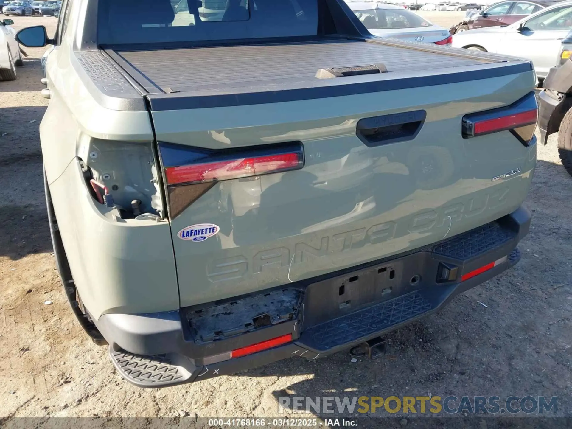 18 Photograph of a damaged car 5NTJDDAF8NH030975 HYUNDAI SANTA CRUZ 2022