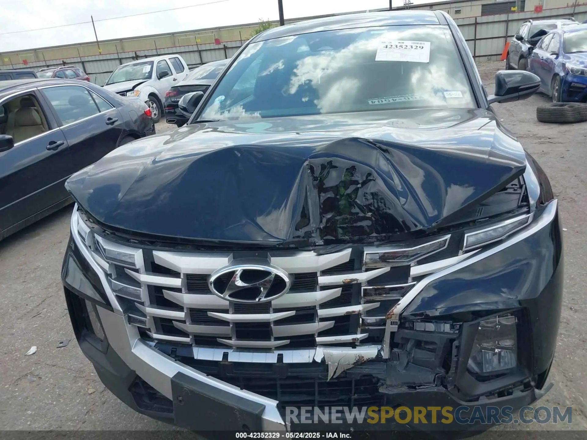 10 Photograph of a damaged car 5NTJBDDE0RH115940 HYUNDAI SANTA CRUZ 2024