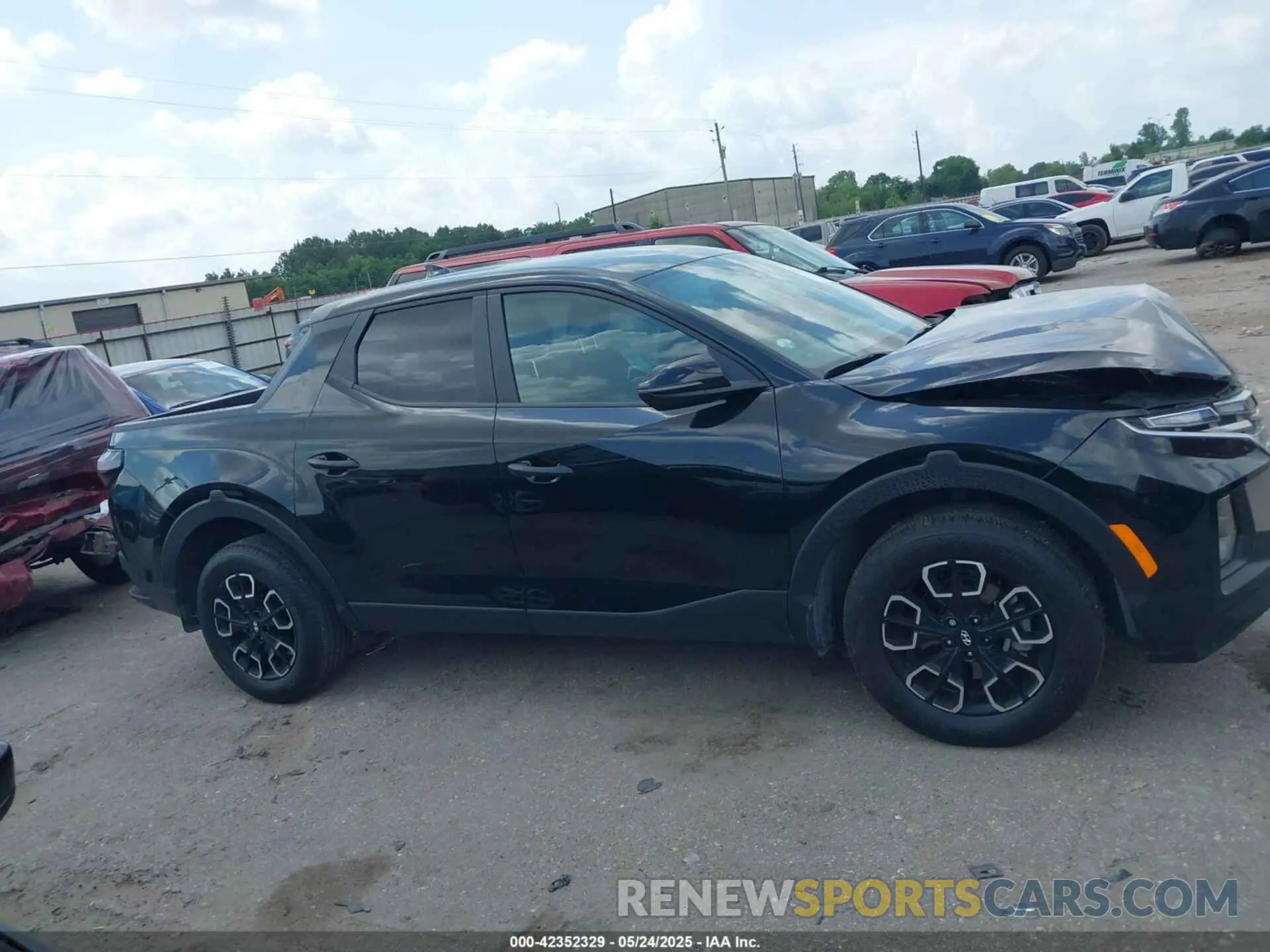 13 Photograph of a damaged car 5NTJBDDE0RH115940 HYUNDAI SANTA CRUZ 2024