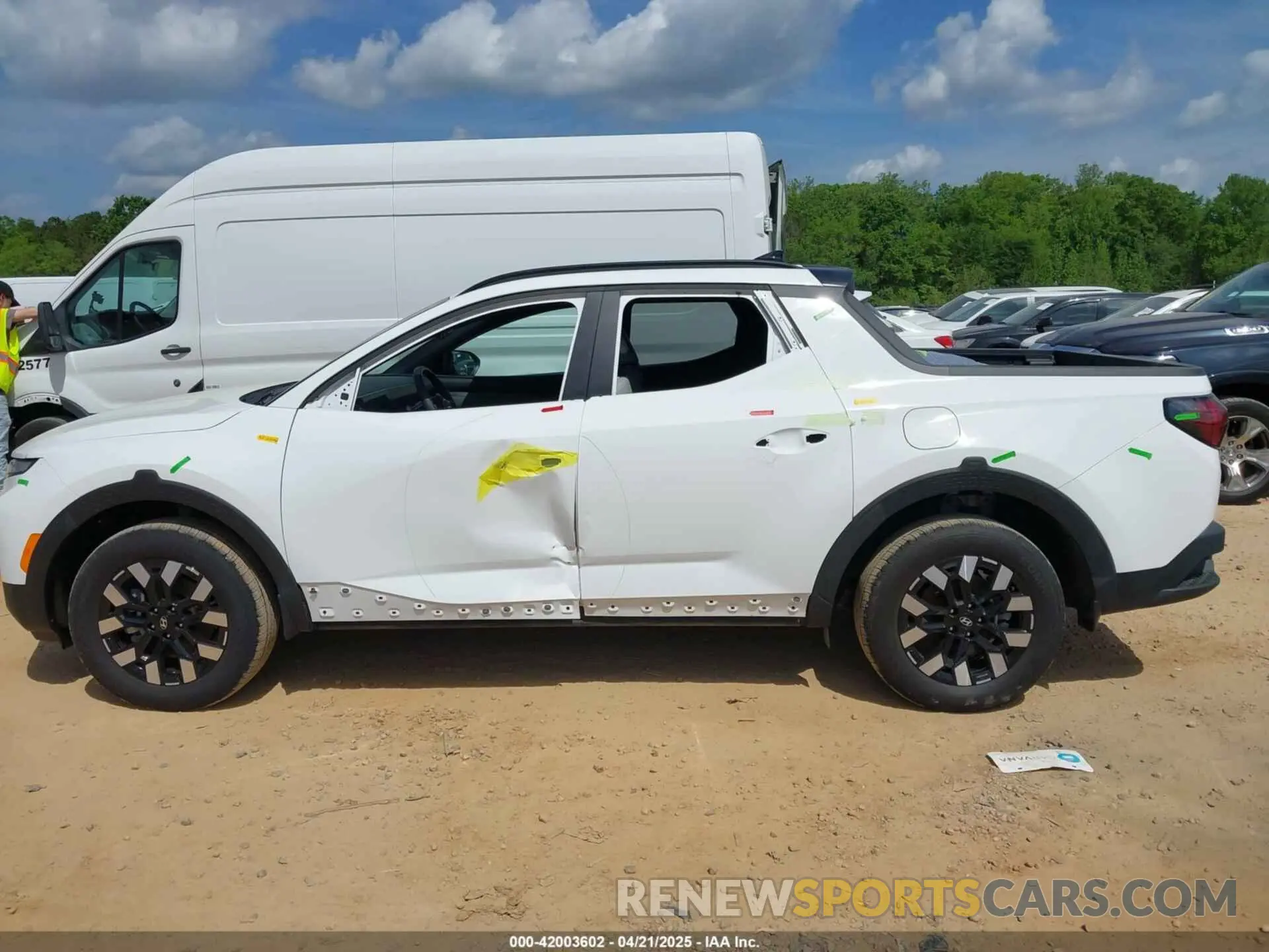 14 Photograph of a damaged car 5NTJB4DE7SH129243 HYUNDAI SANTA CRUZ 2025