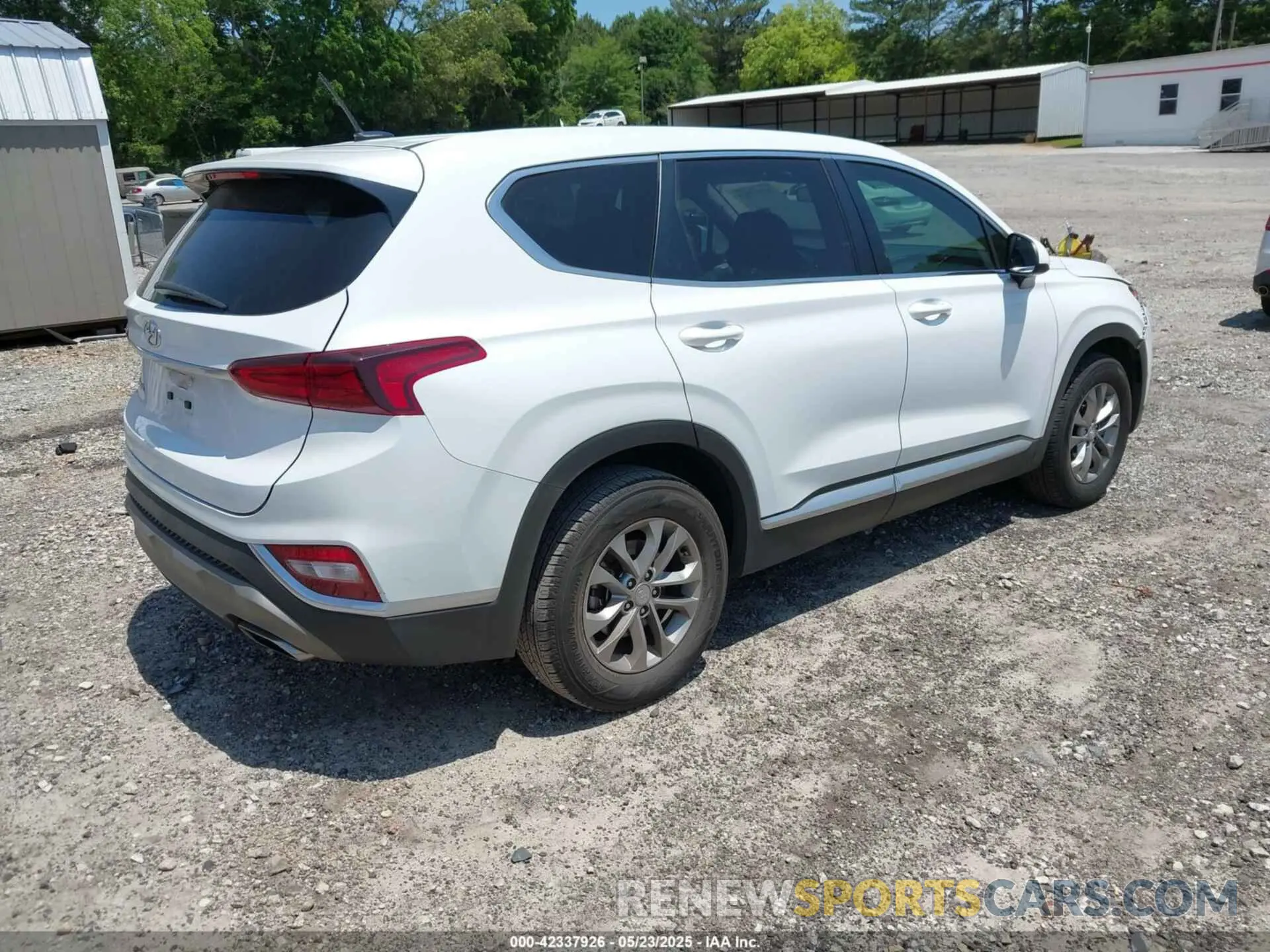 4 Photograph of a damaged car 5NMS23AD0KH013811 HYUNDAI SANTA FE 2019