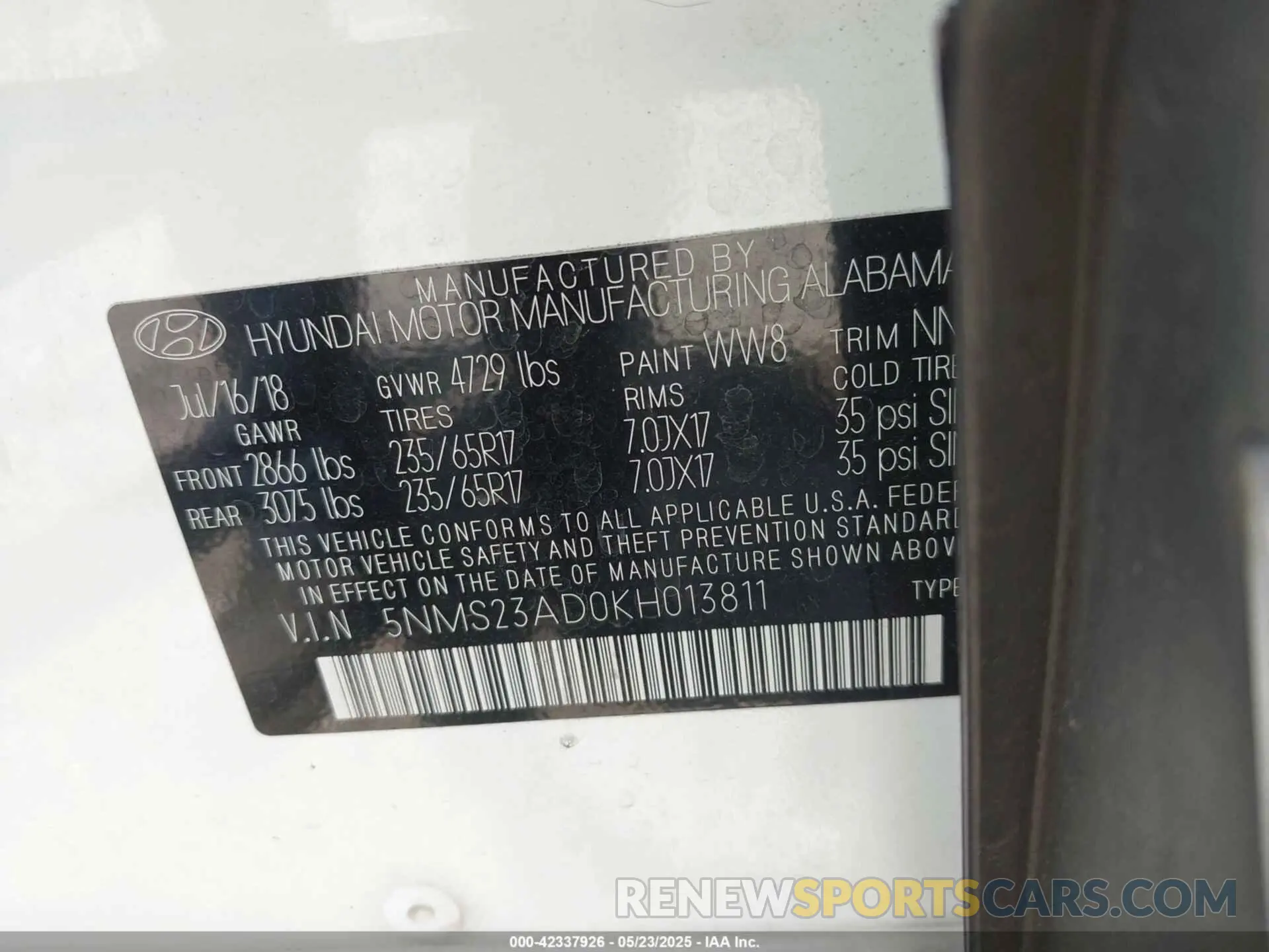 9 Photograph of a damaged car 5NMS23AD0KH013811 HYUNDAI SANTA FE 2019