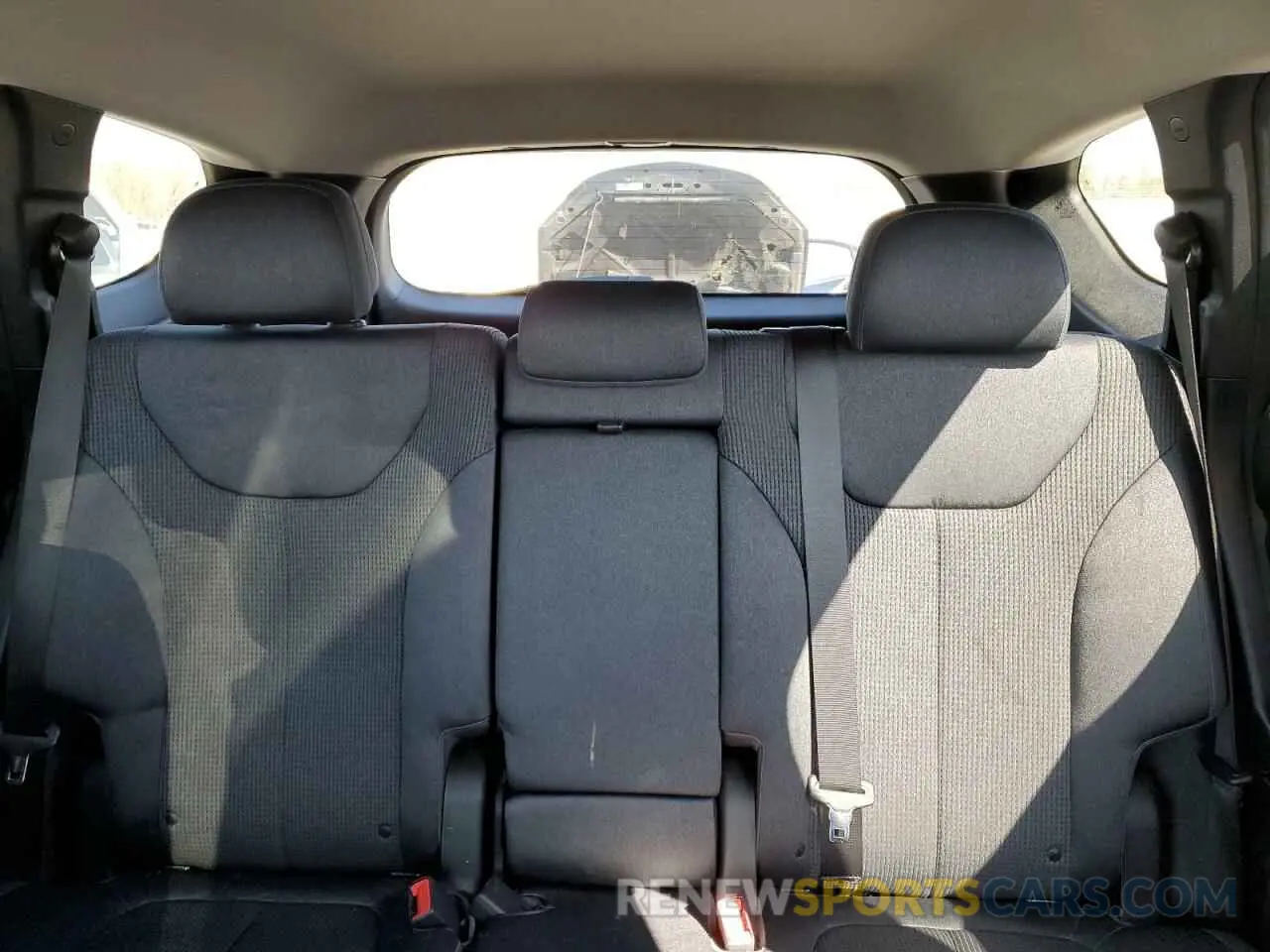 10 Photograph of a damaged car 5NMS23AD0KH106926 HYUNDAI SANTA FE 2019