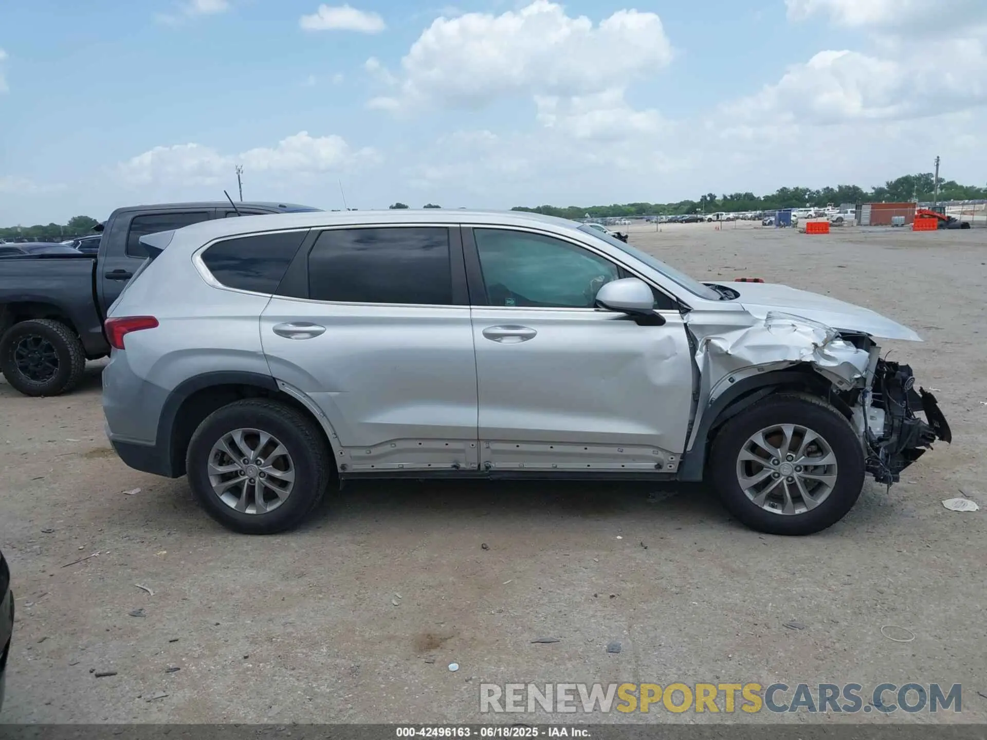 12 Photograph of a damaged car 5NMS23AD1KH015566 HYUNDAI SANTA FE 2019
