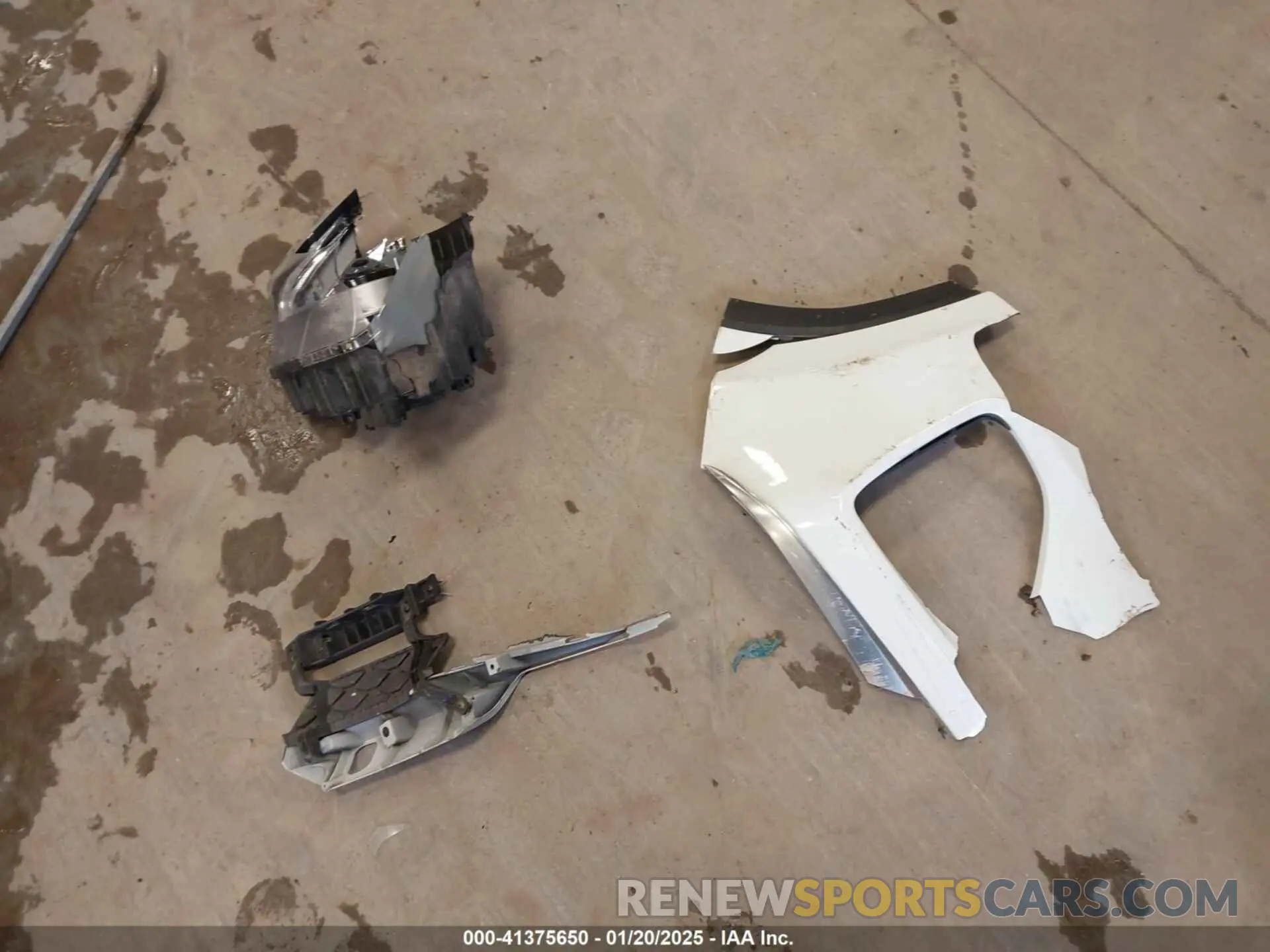 12 Photograph of a damaged car 5NMS23AD1KH063472 HYUNDAI SANTA FE 2019