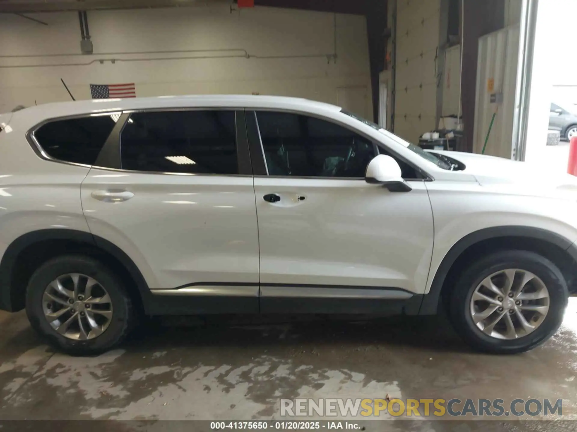 14 Photograph of a damaged car 5NMS23AD1KH063472 HYUNDAI SANTA FE 2019