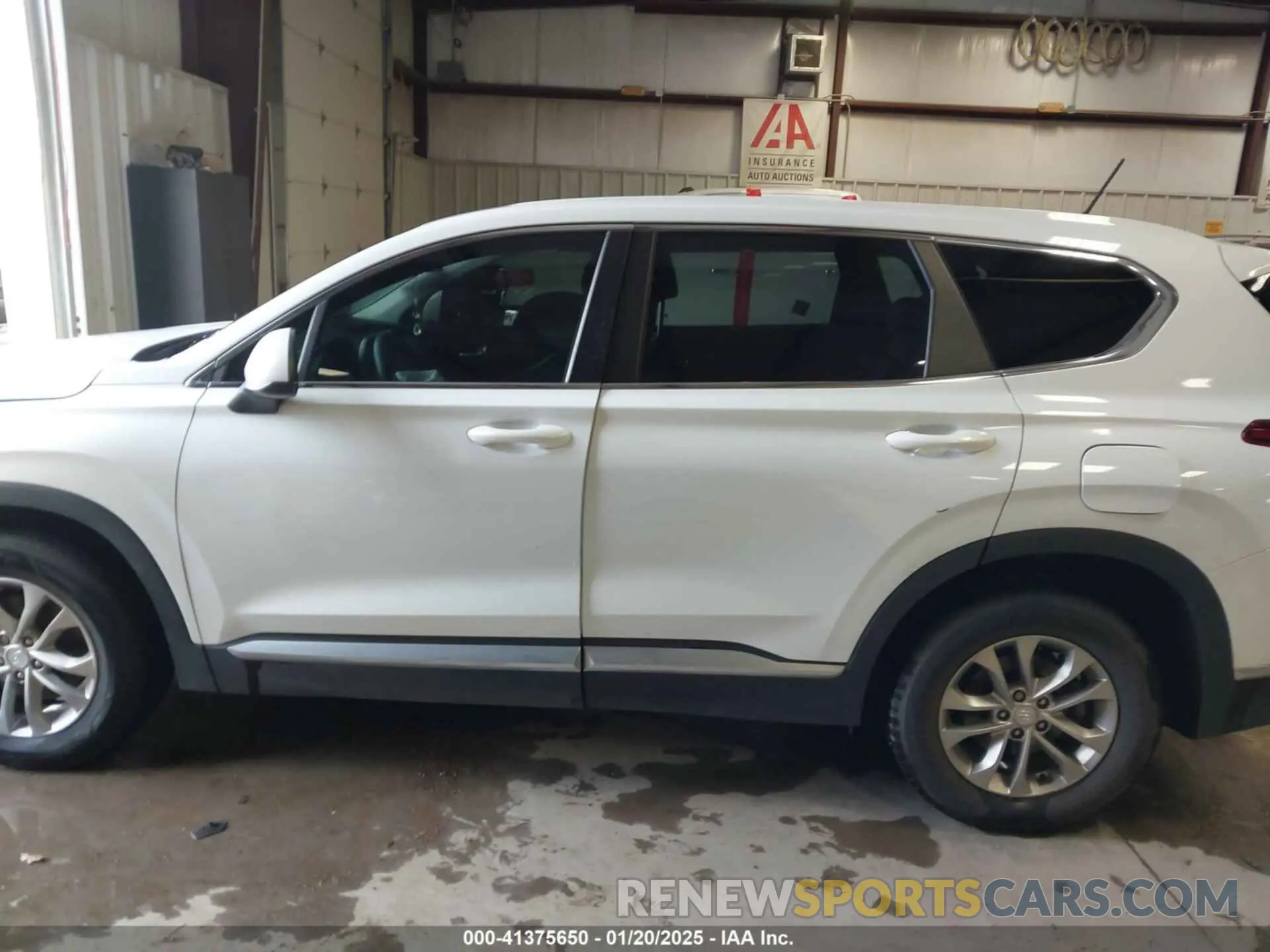 15 Photograph of a damaged car 5NMS23AD1KH063472 HYUNDAI SANTA FE 2019