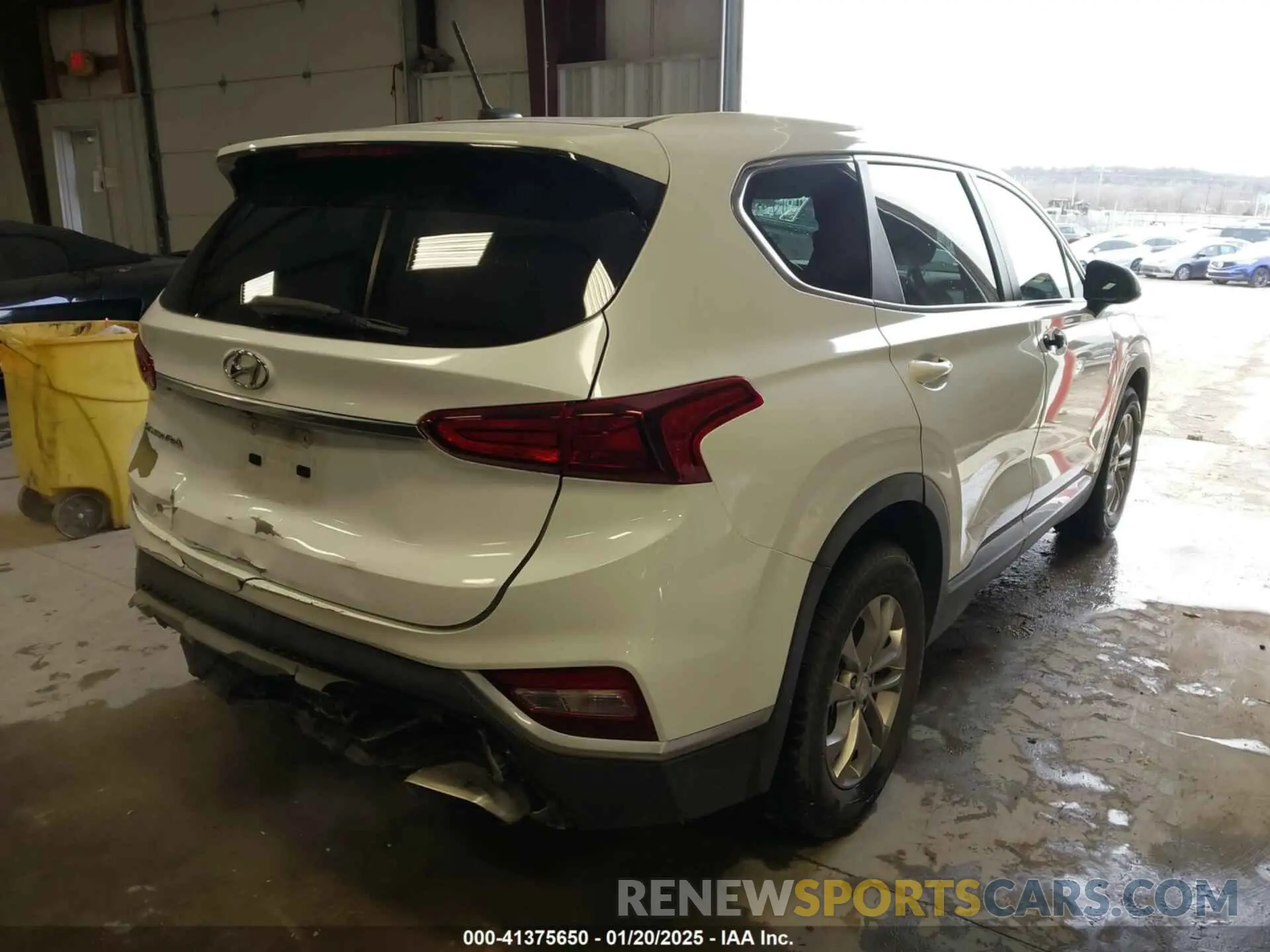 4 Photograph of a damaged car 5NMS23AD1KH063472 HYUNDAI SANTA FE 2019