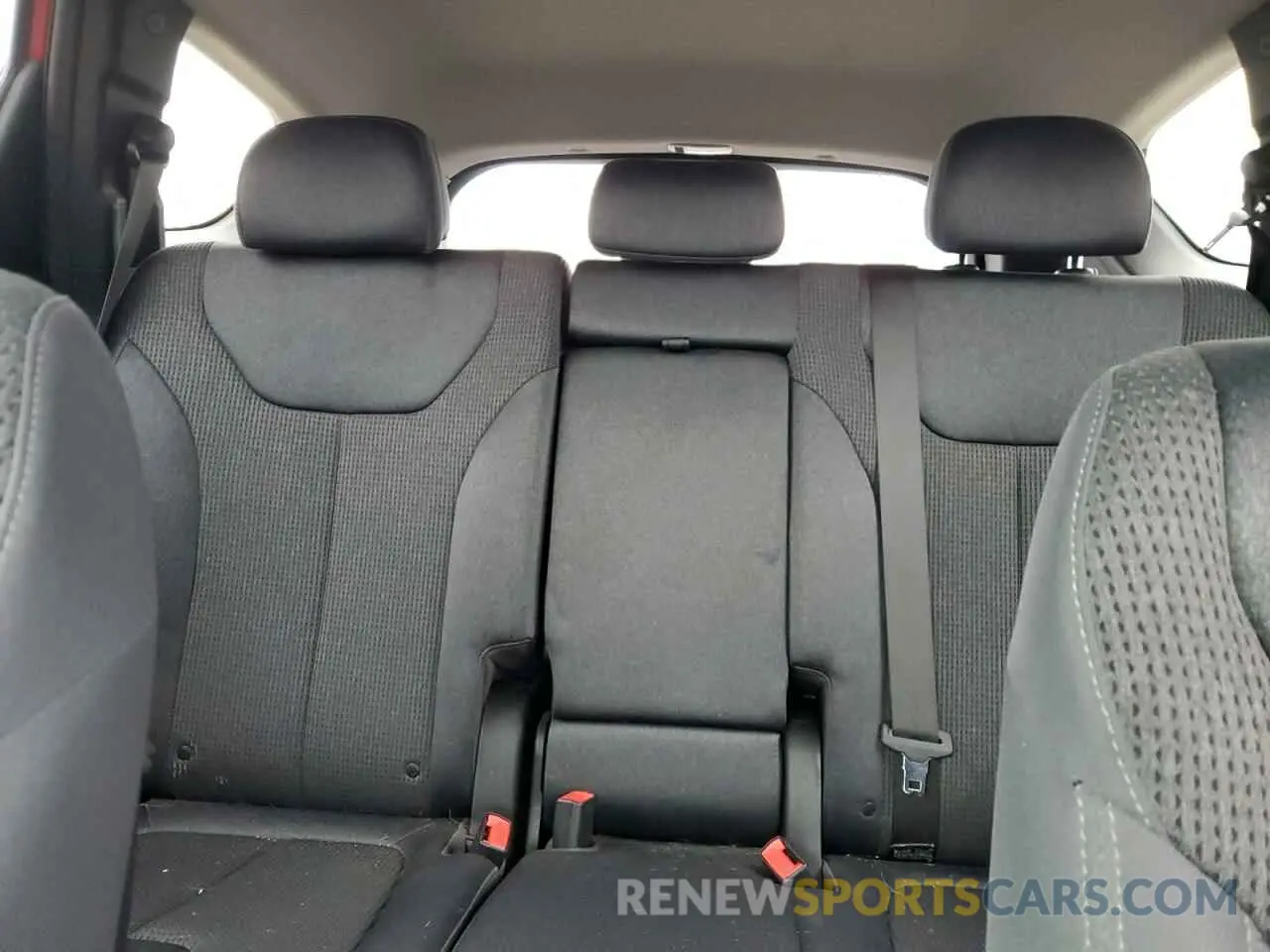 10 Photograph of a damaged car 5NMS23AD1KH079364 HYUNDAI SANTA FE 2019