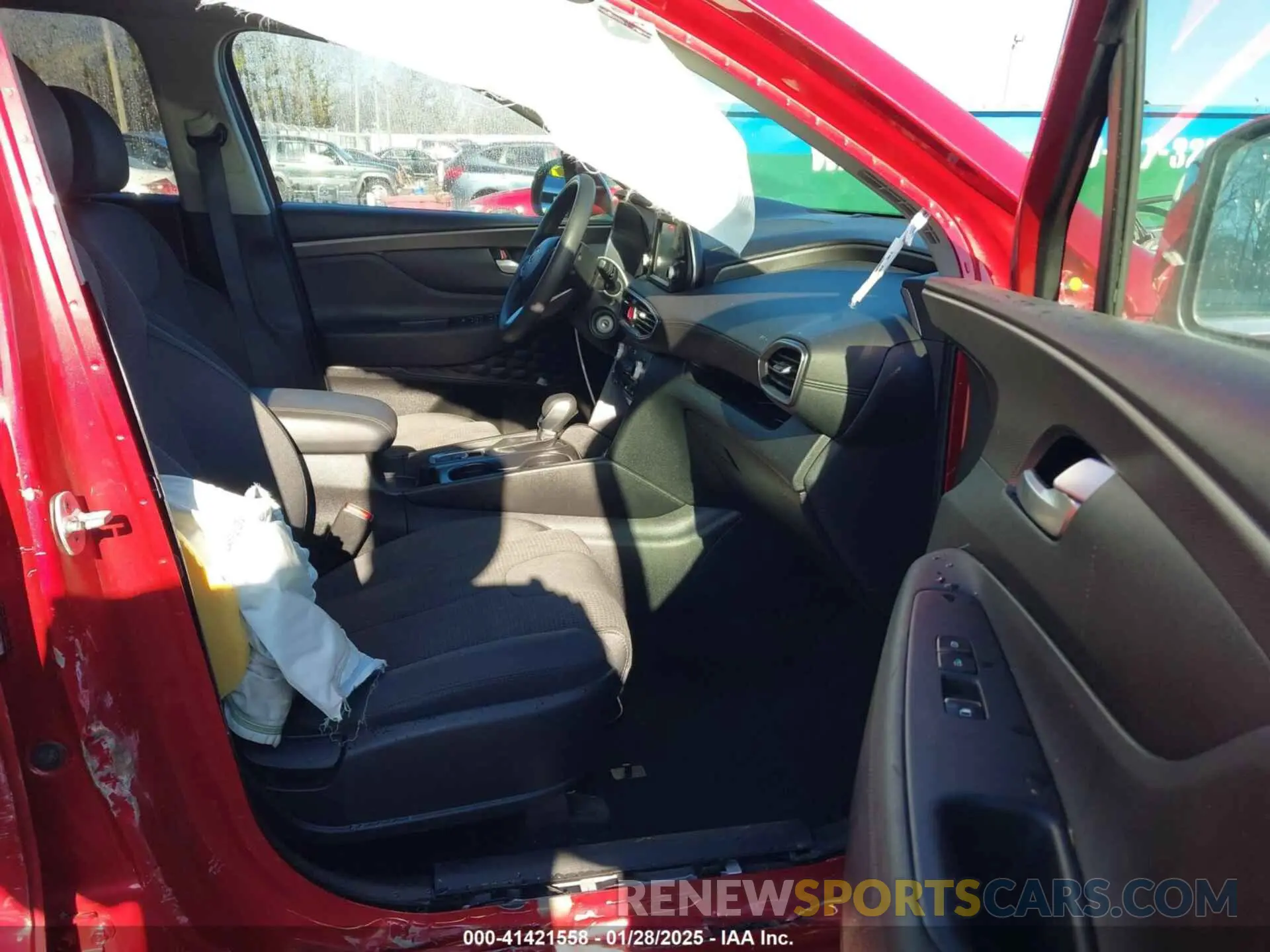 5 Photograph of a damaged car 5NMS23AD1KH102173 HYUNDAI SANTA FE 2019