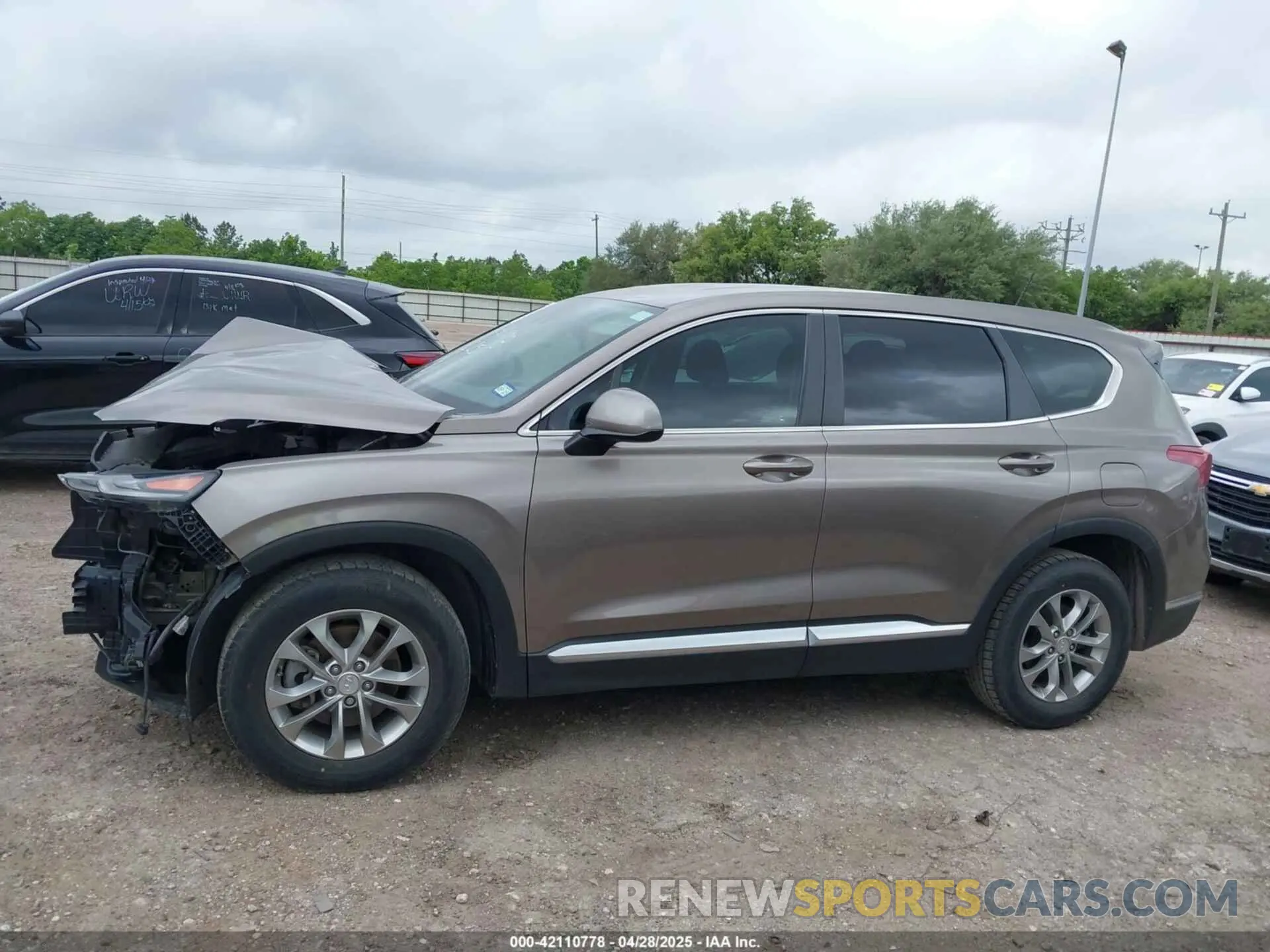 15 Photograph of a damaged car 5NMS23AD2KH014037 HYUNDAI SANTA FE 2019