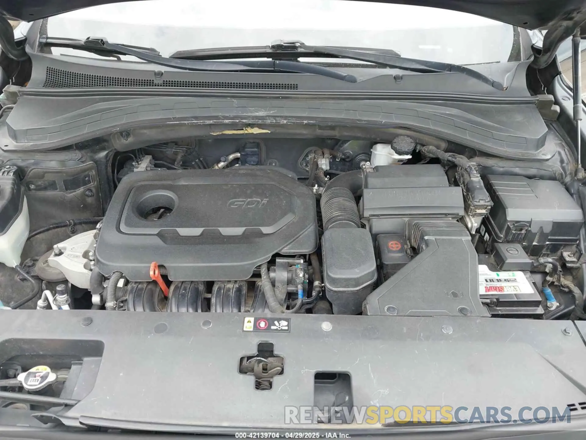 10 Photograph of a damaged car 5NMS23AD2KH132301 HYUNDAI SANTA FE 2019