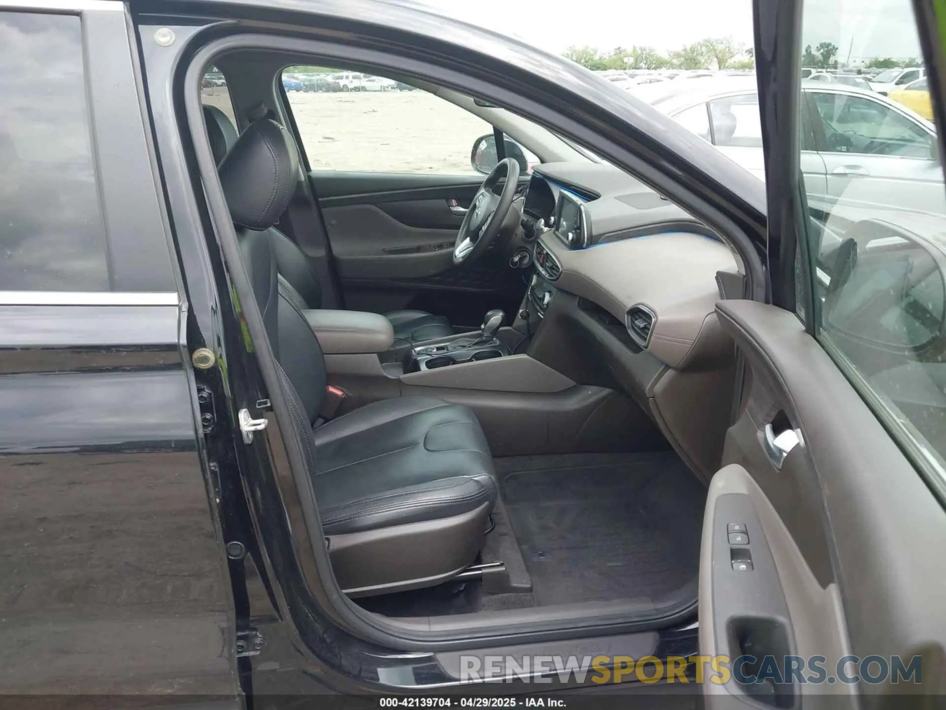 5 Photograph of a damaged car 5NMS23AD2KH132301 HYUNDAI SANTA FE 2019