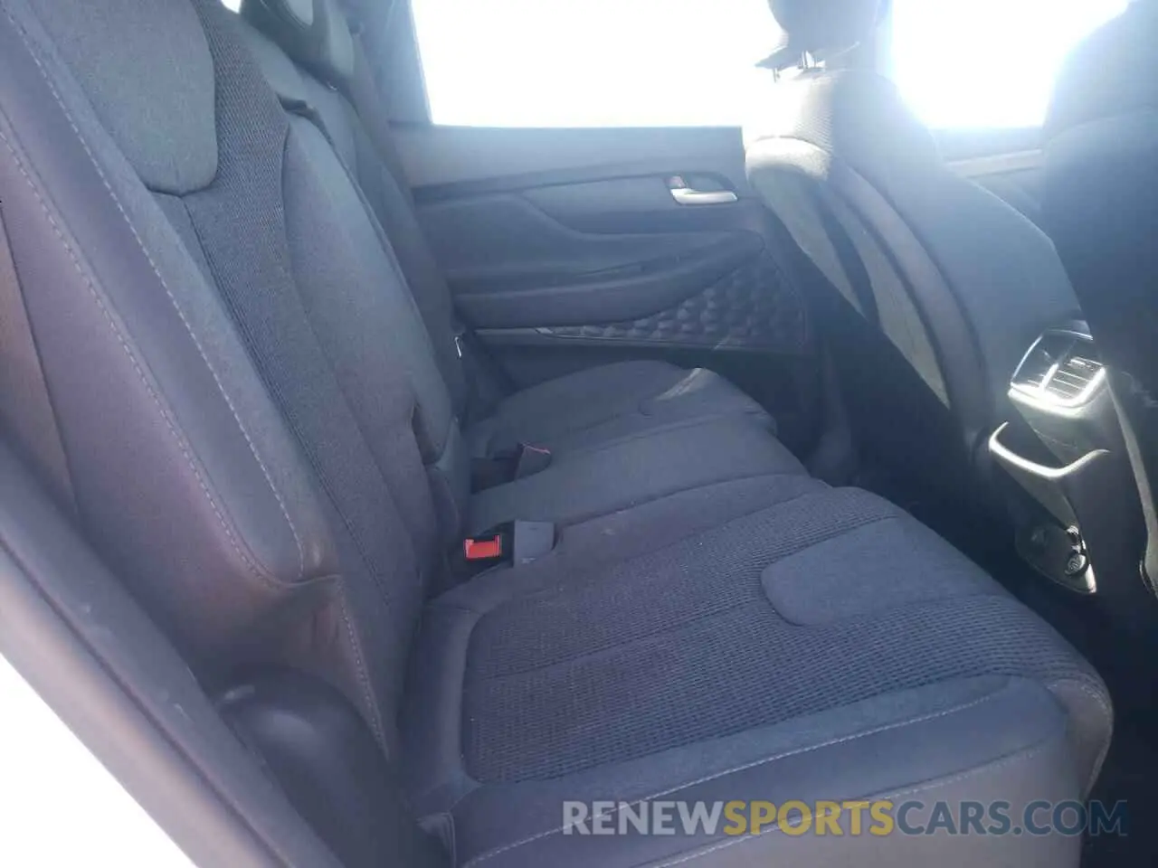 10 Photograph of a damaged car 5NMS23AD3KH111392 HYUNDAI SANTA FE 2019
