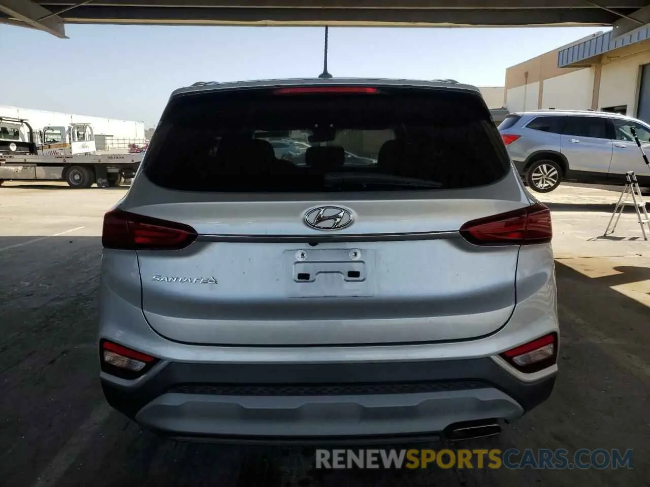 6 Photograph of a damaged car 5NMS23AD4KH043877 HYUNDAI SANTA FE 2019