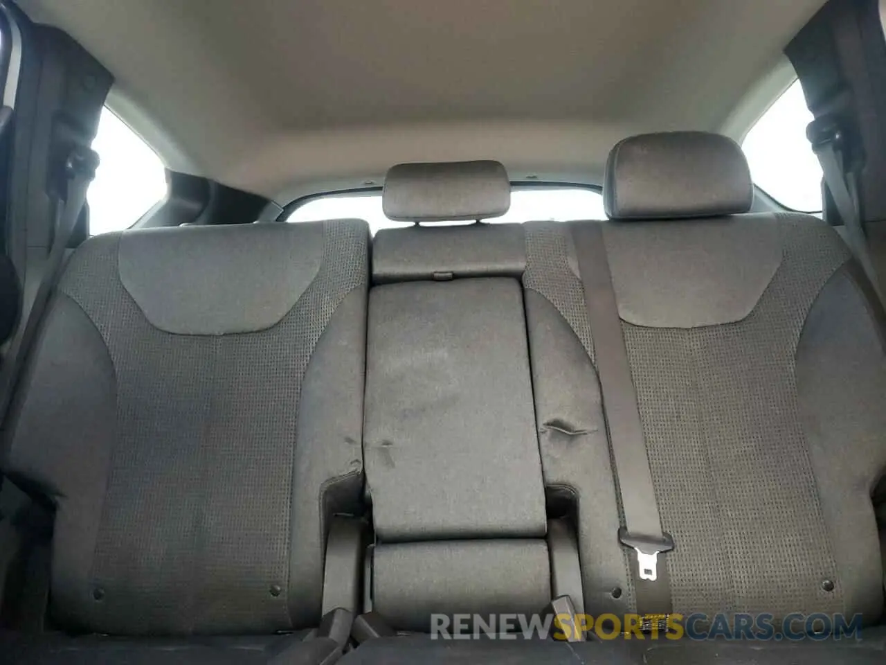 10 Photograph of a damaged car 5NMS23AD4KH088320 HYUNDAI SANTA FE 2019