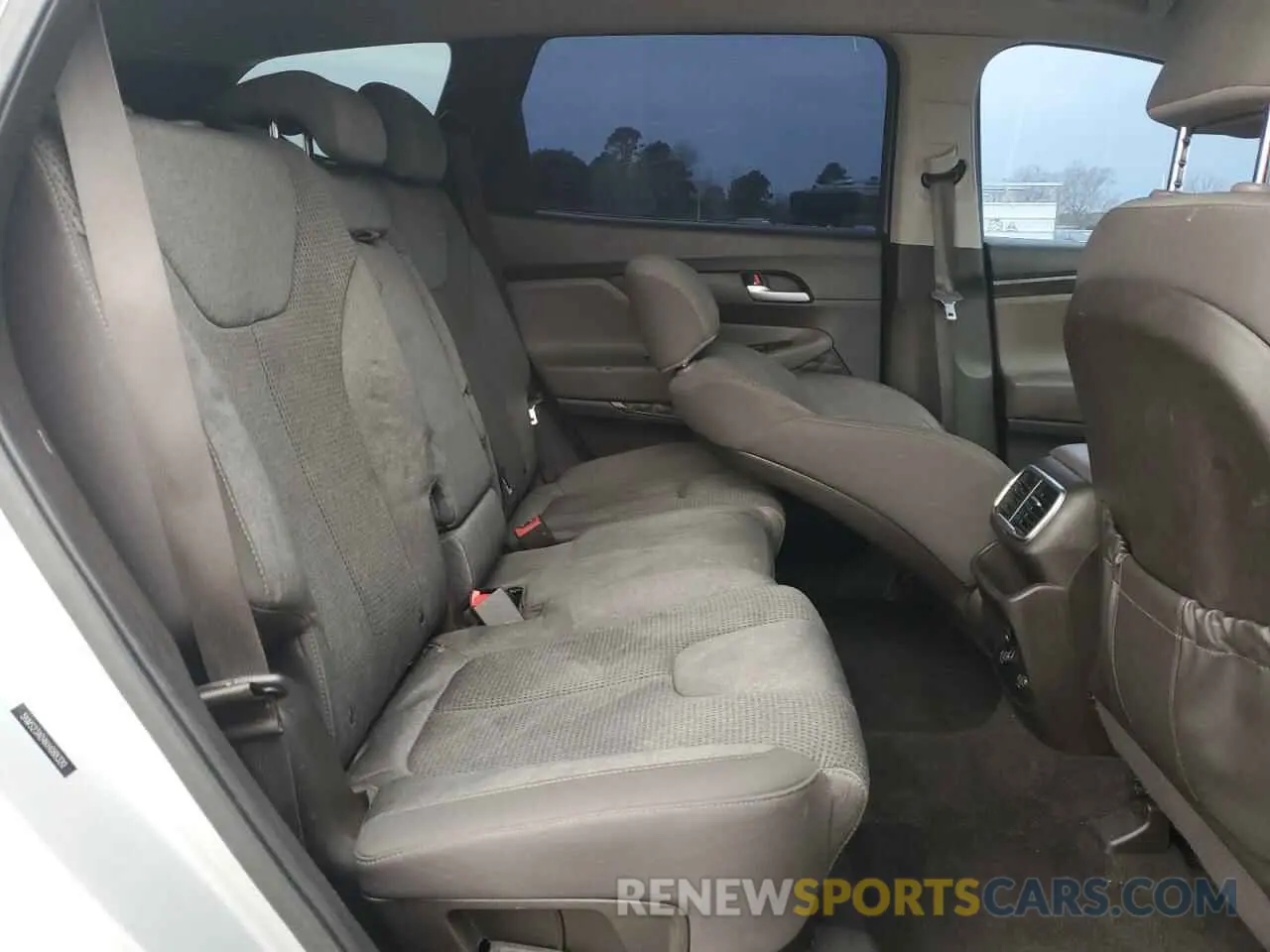 11 Photograph of a damaged car 5NMS23AD4KH088320 HYUNDAI SANTA FE 2019