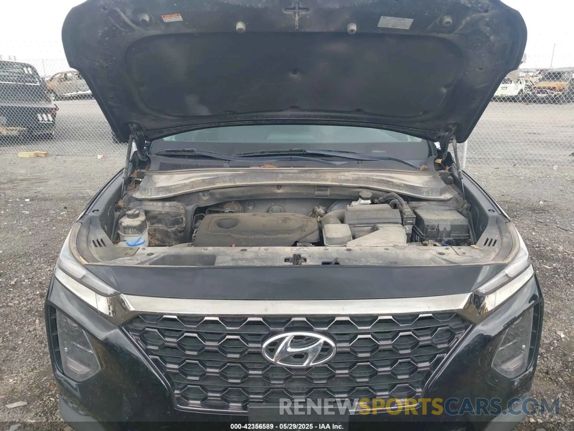 10 Photograph of a damaged car 5NMS23AD5KH011617 HYUNDAI SANTA FE 2019