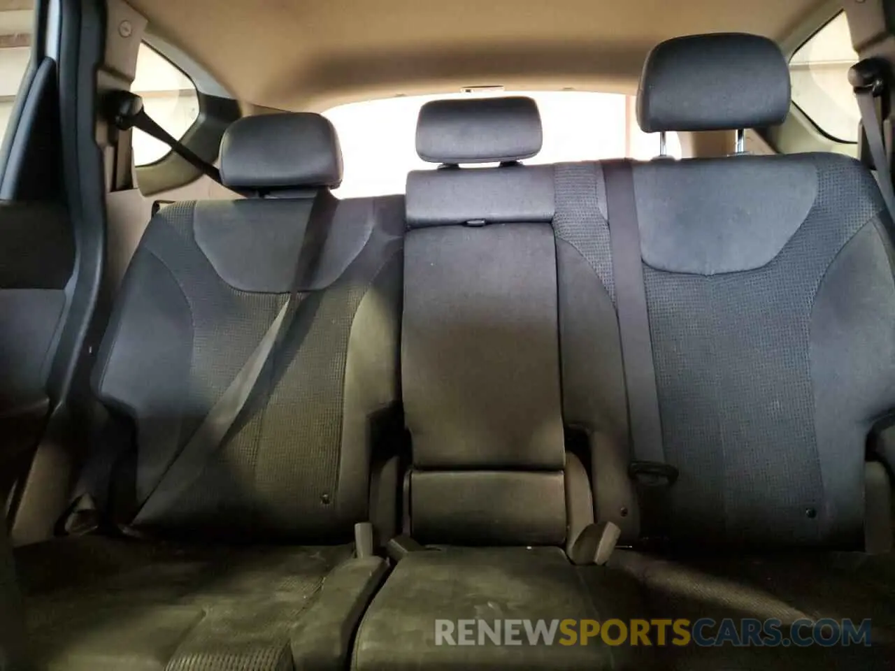 10 Photograph of a damaged car 5NMS23AD6KH009486 HYUNDAI SANTA FE 2019