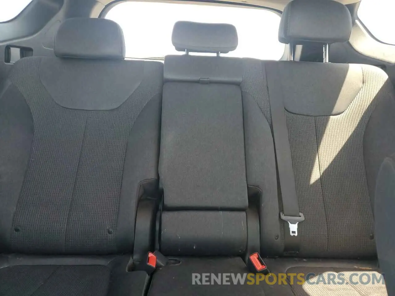 10 Фотография поврежденного автомобиля 5NMS23AD6KH083202 HYUNDAI SANTA FE 2019