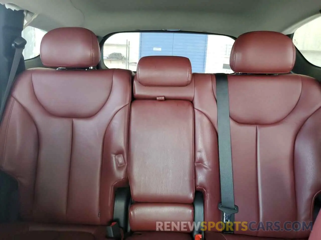 10 Photograph of a damaged car 5NMS23AD6KH092479 HYUNDAI SANTA FE 2019