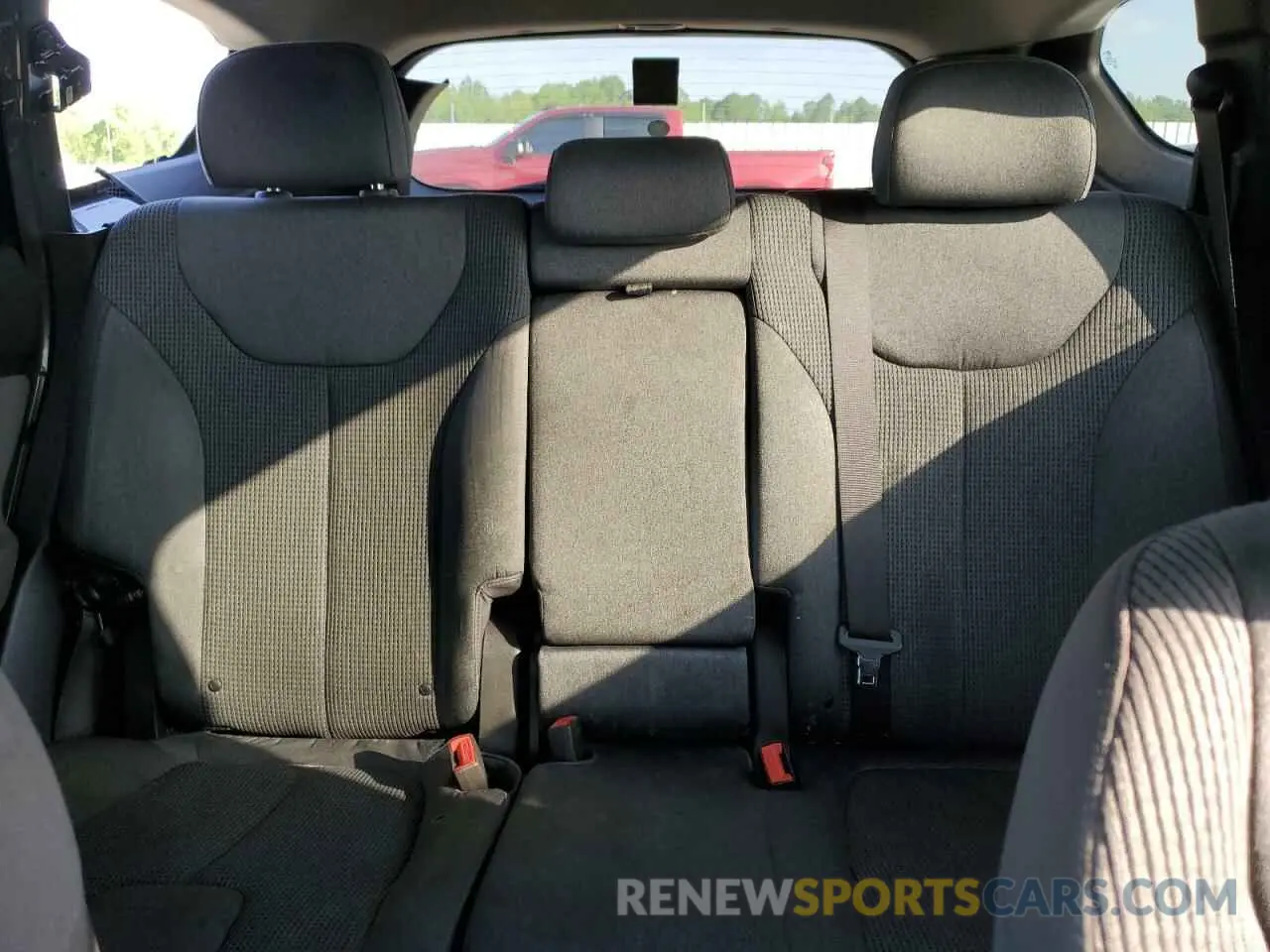 10 Photograph of a damaged car 5NMS23AD7KH010145 HYUNDAI SANTA FE 2019