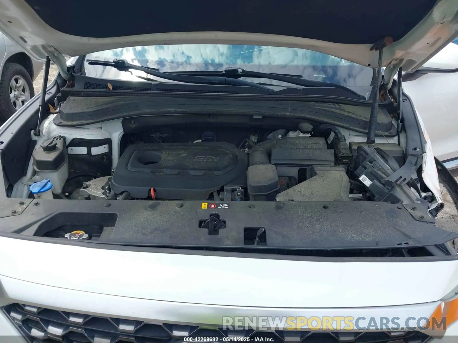 10 Photograph of a damaged car 5NMS23AD8KH102090 HYUNDAI SANTA FE 2019