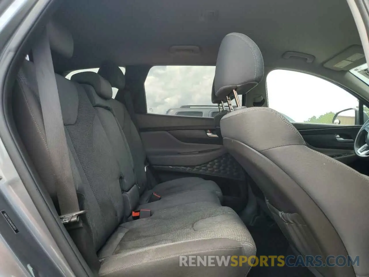 11 Photograph of a damaged car 5NMS23AD9KH019915 HYUNDAI SANTA FE 2019