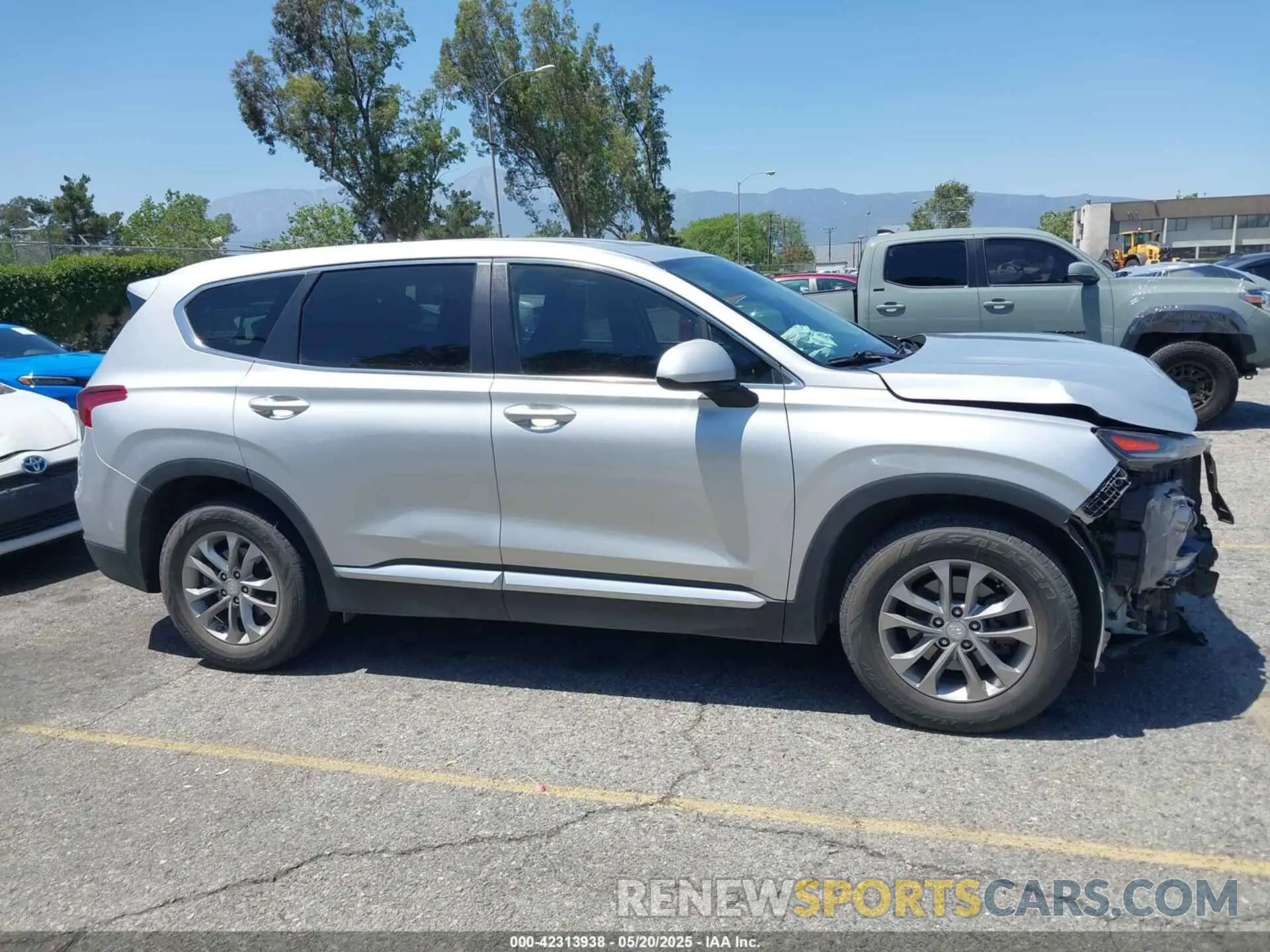 14 Photograph of a damaged car 5NMS23ADXKH000872 HYUNDAI SANTA FE 2019