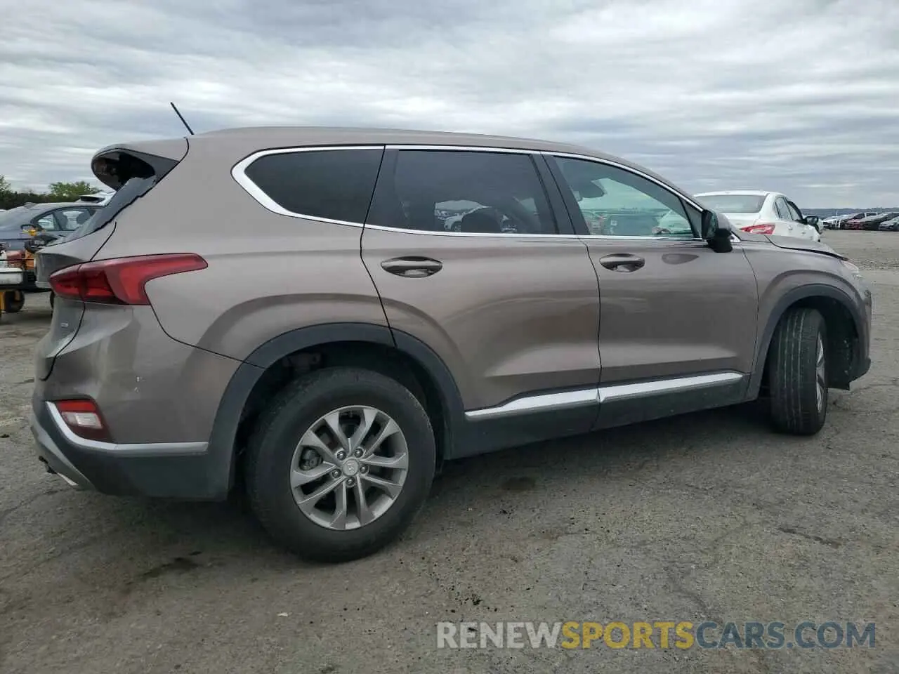 3 Photograph of a damaged car 5NMS2CAD0KH123337 HYUNDAI SANTA FE 2019